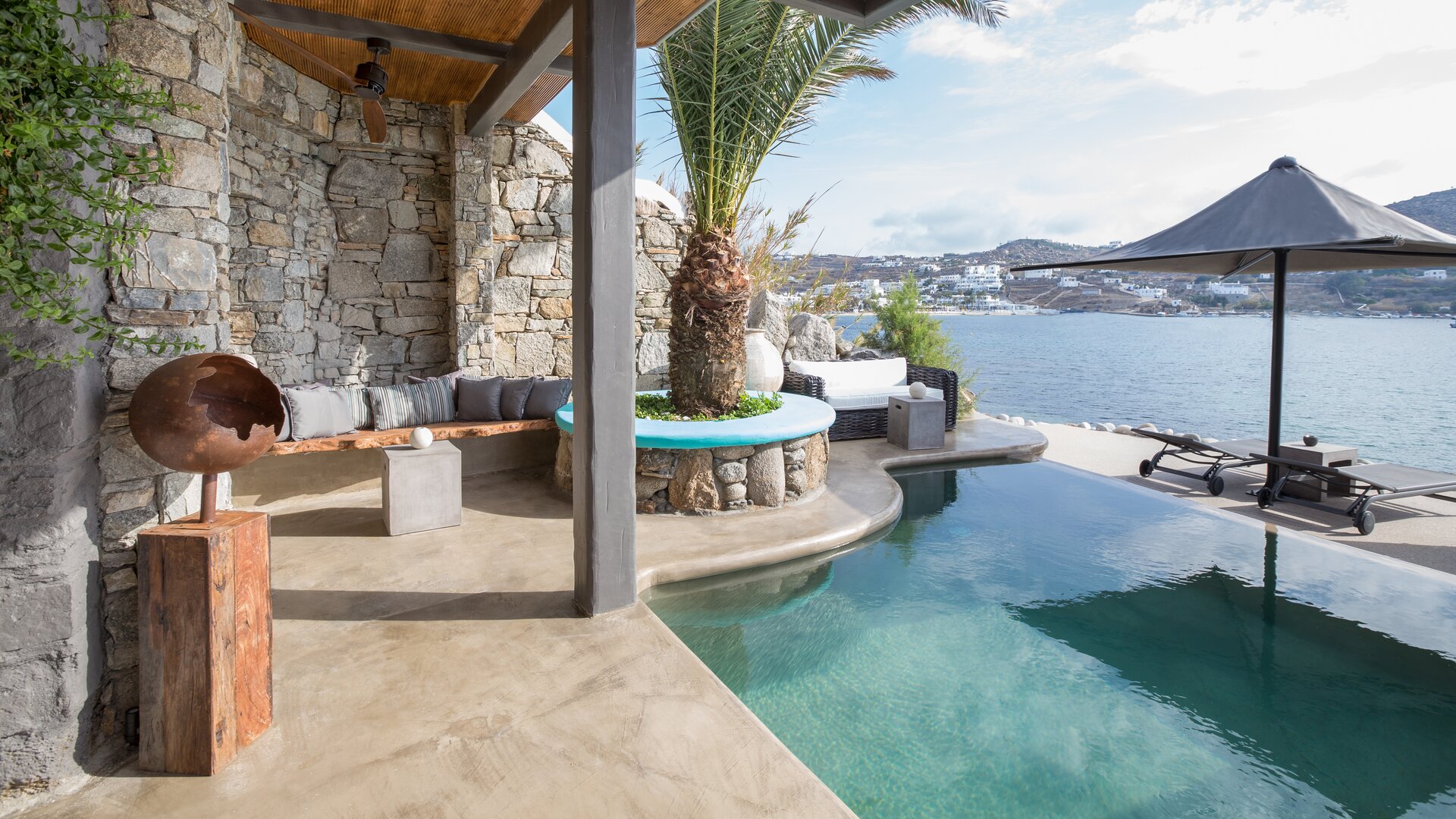 Villa Hideaway with Private Infinity Pool and Patio