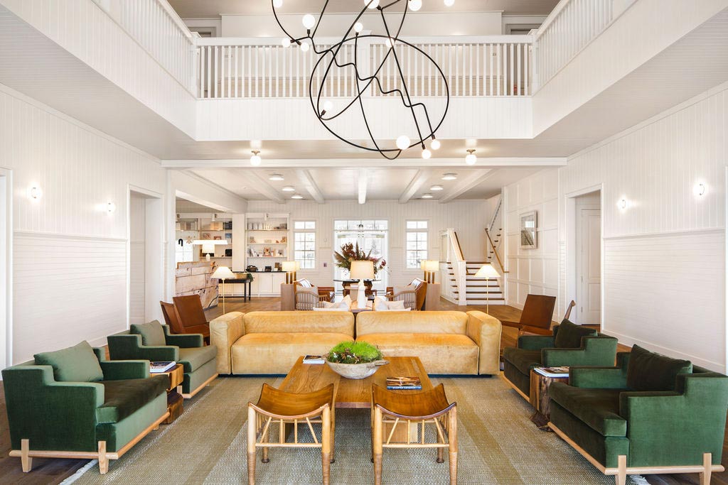 Lobby seating and boutique
