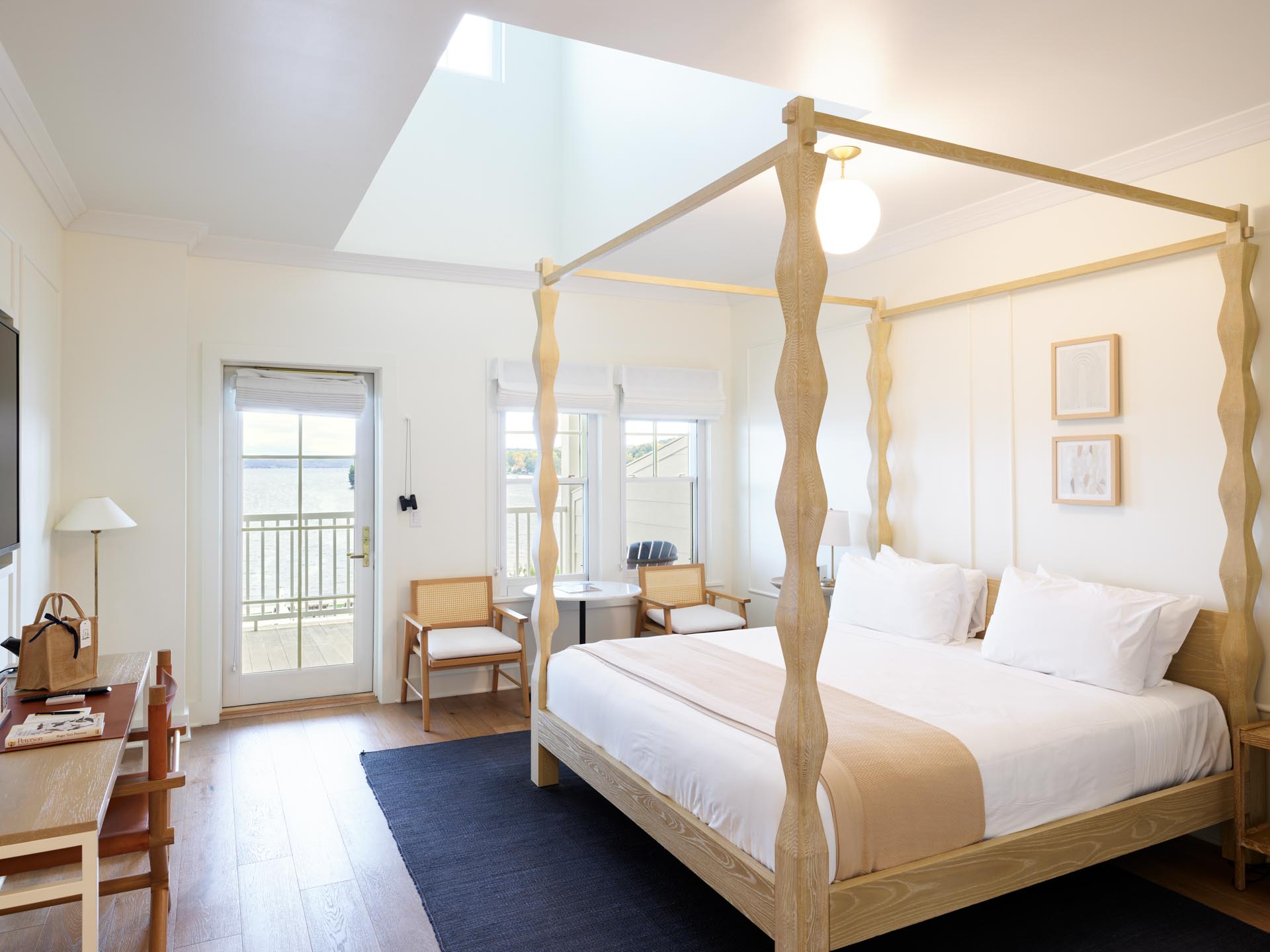 Poster Bed