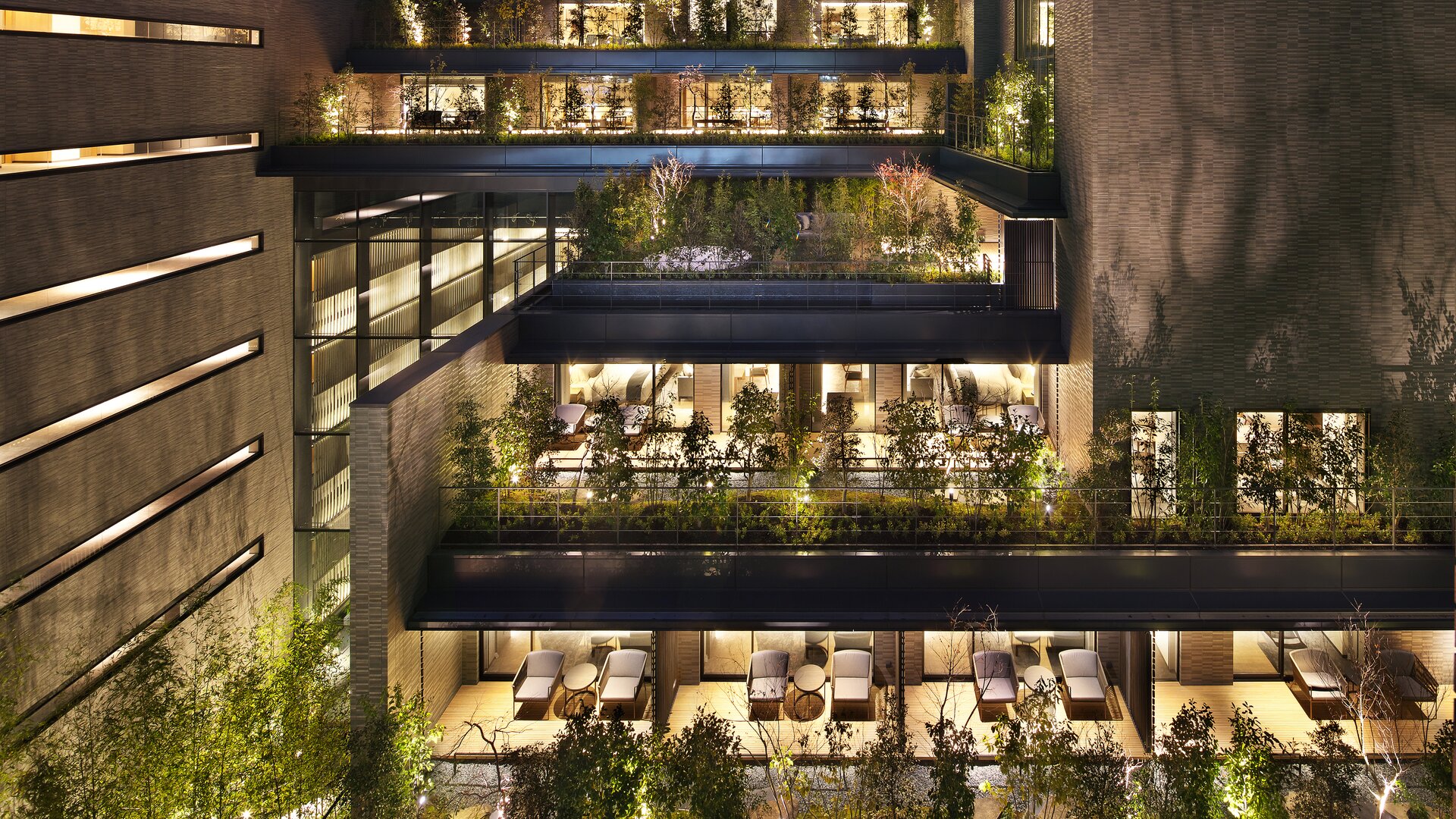 Exterior View of Guestrooms and Balconies or Terraces