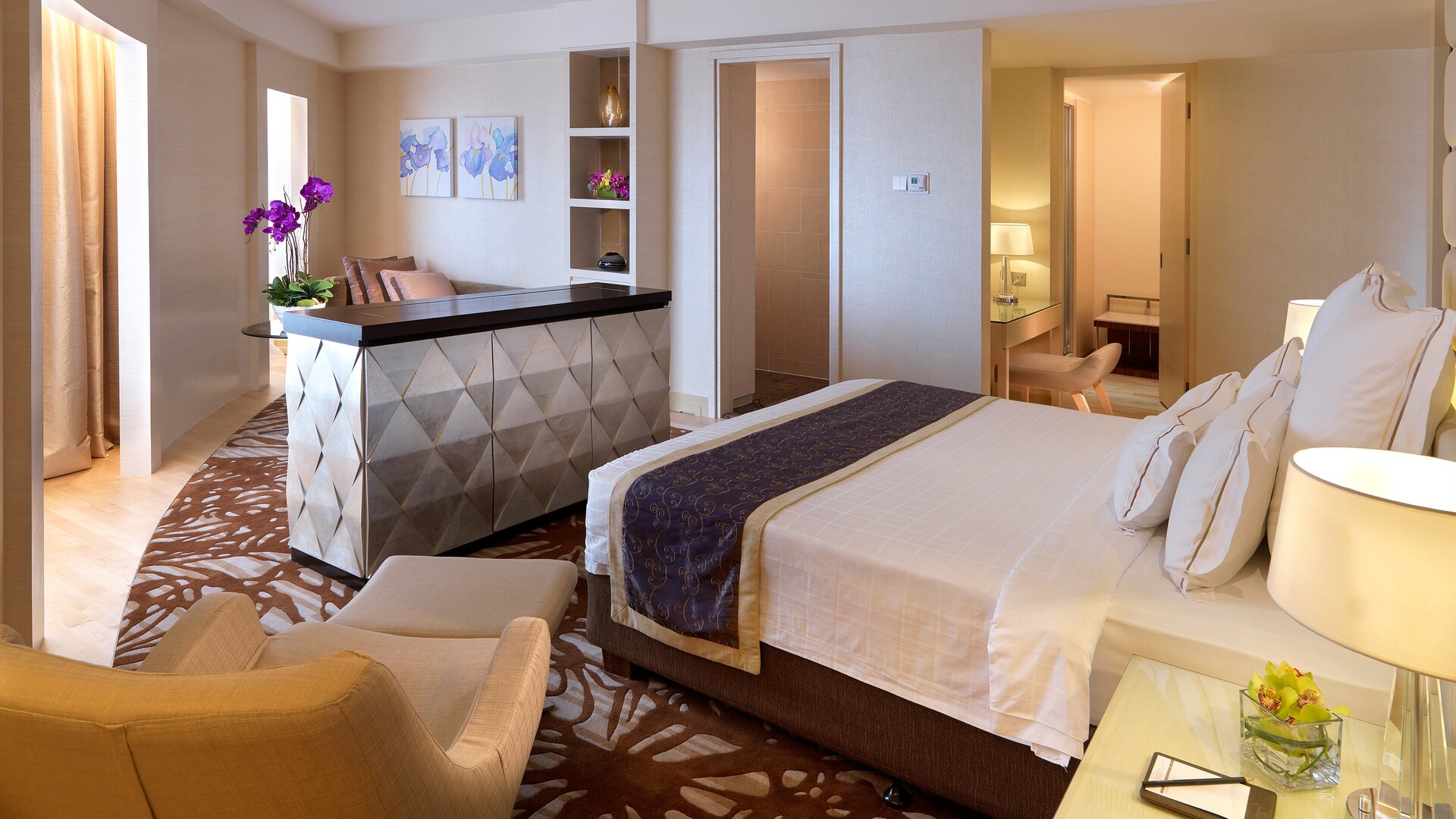 Executive Suite Bedroom
