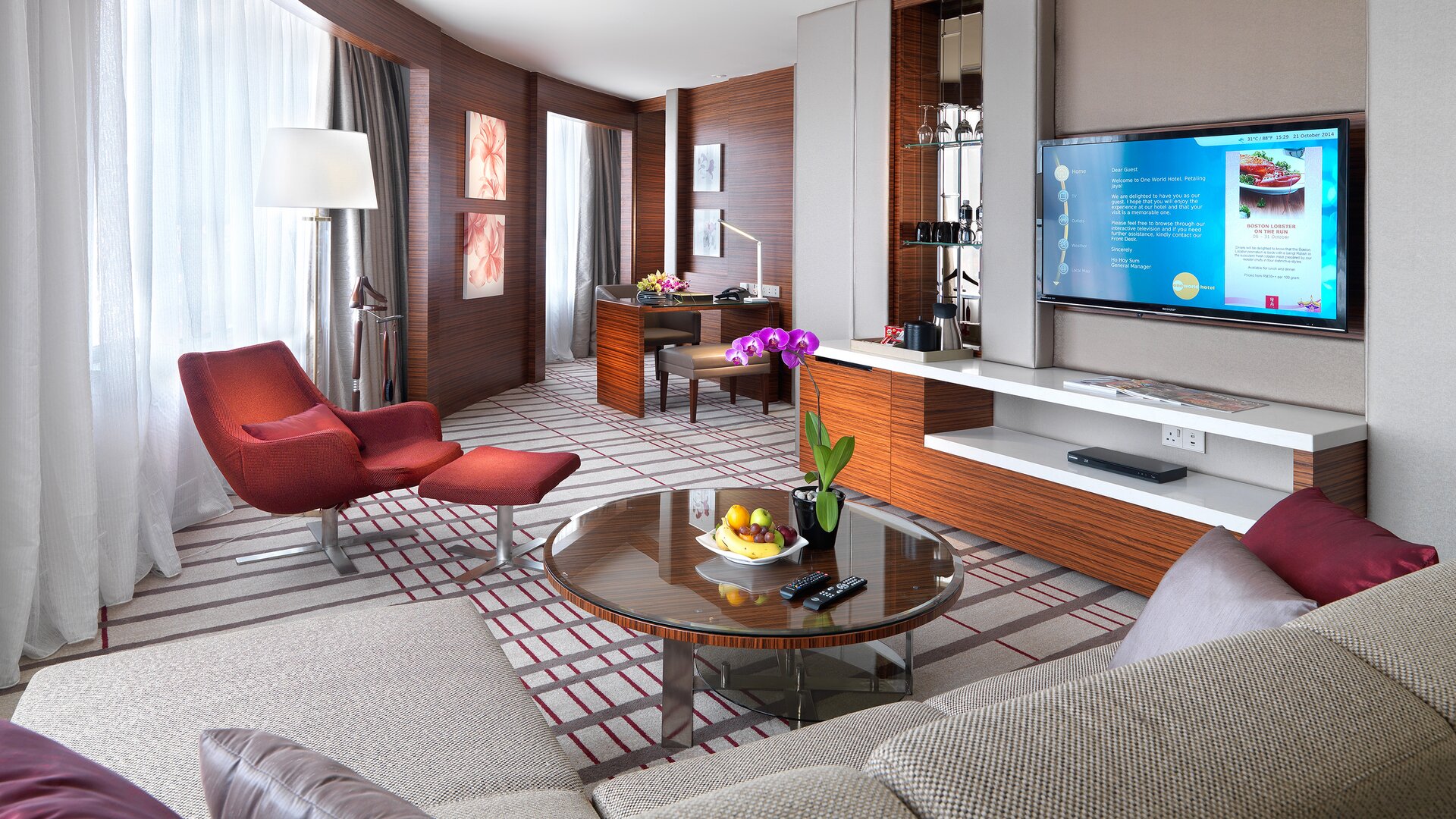 Junior Suite Living and Dining Areas