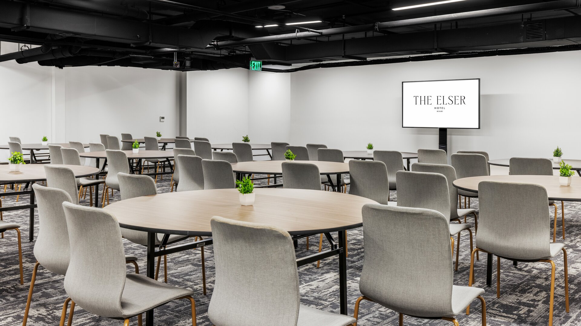 Event Space Roundtable Setting