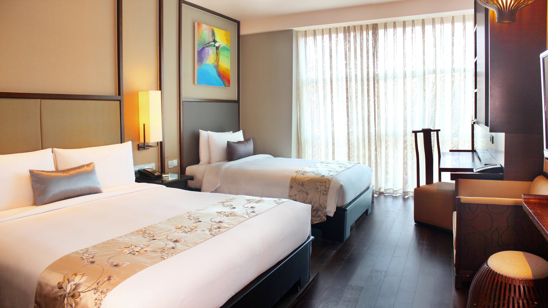 Deluxe Family Guest Room