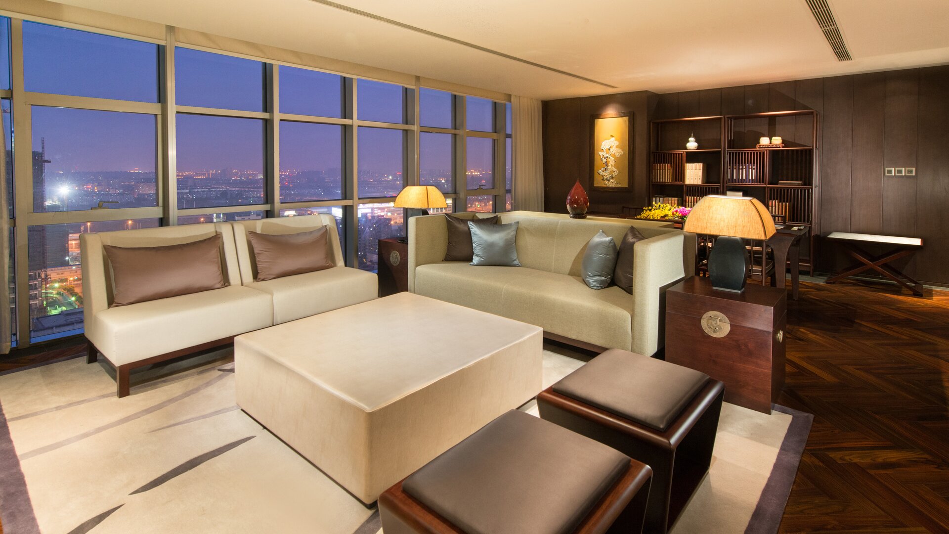 Infinity Suite Livingroom