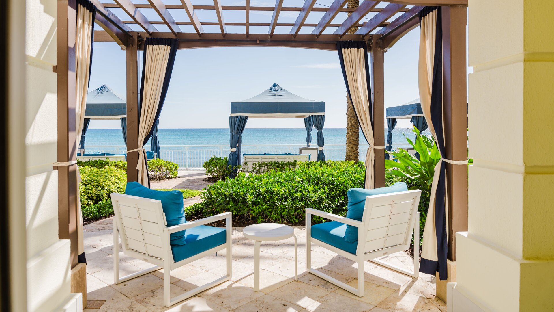 Lanai Terrace Suite, Terrace with Seating with Ocean View
