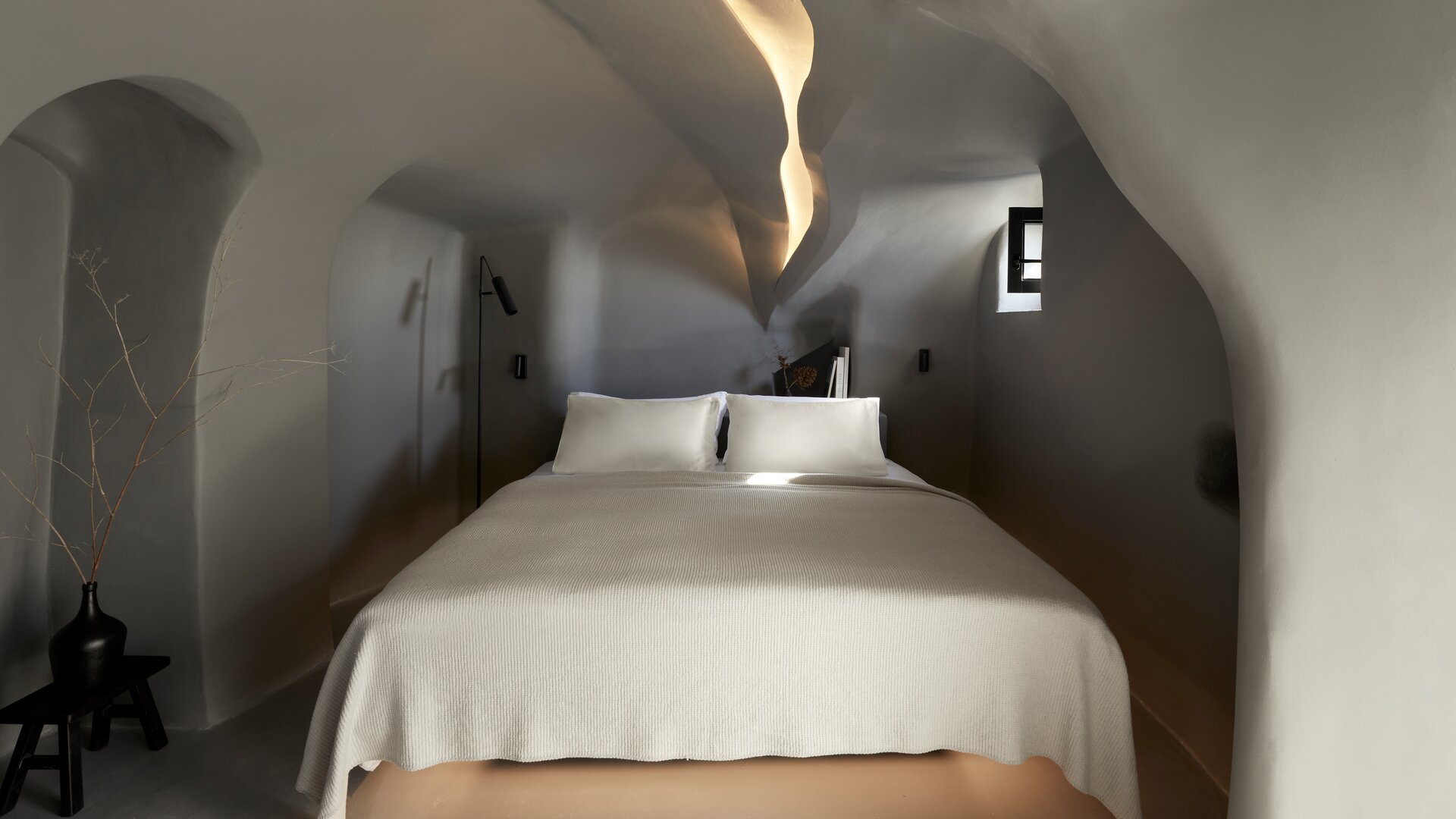 Mystic Suite Sunset View with Heated Plunge Pool & Indoor Pool | Bed Area