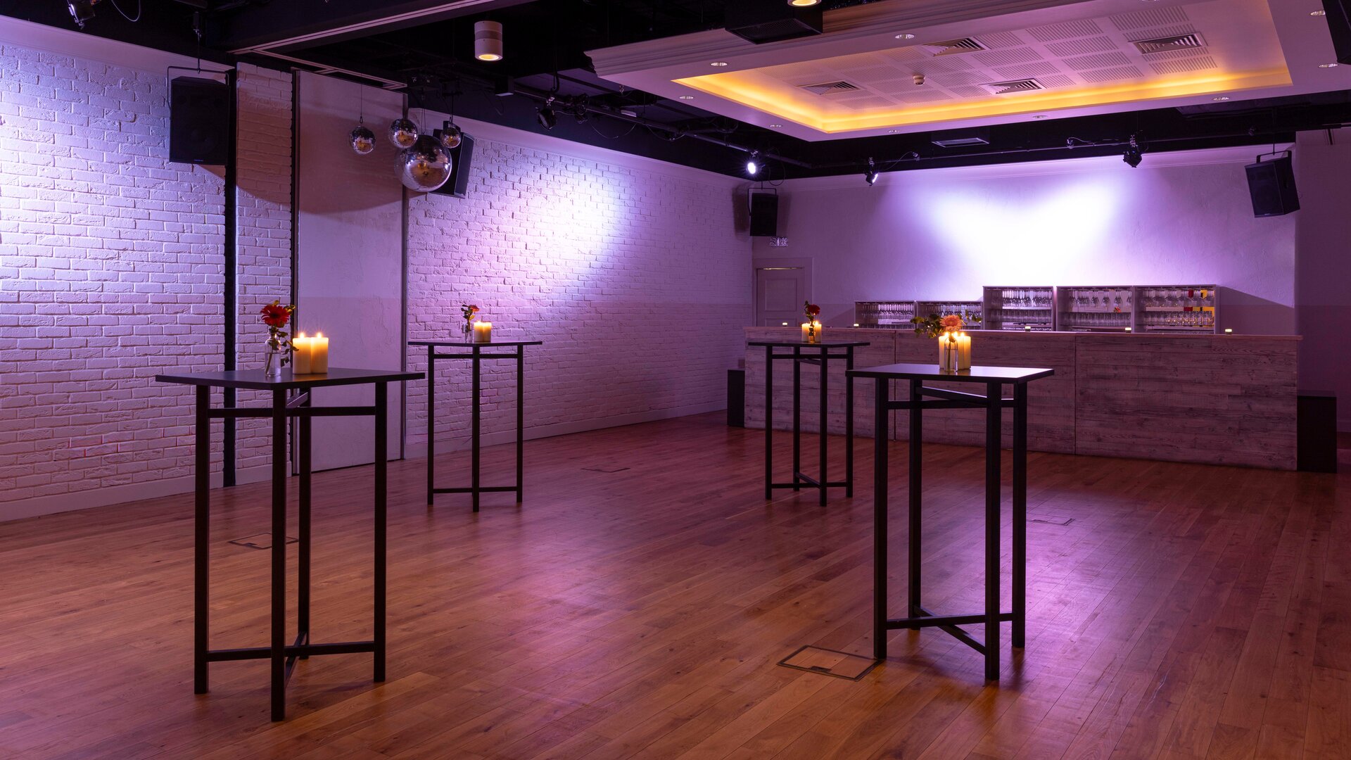 The Manor West Cocktail Event Setting