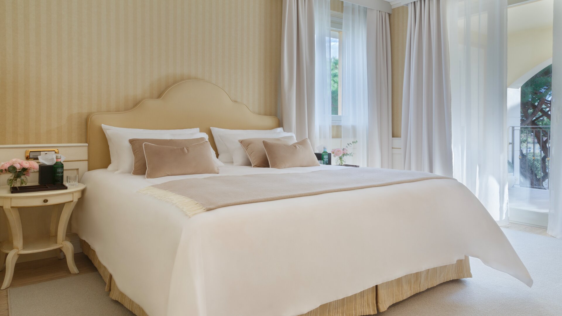 Premium Suite Bedroom