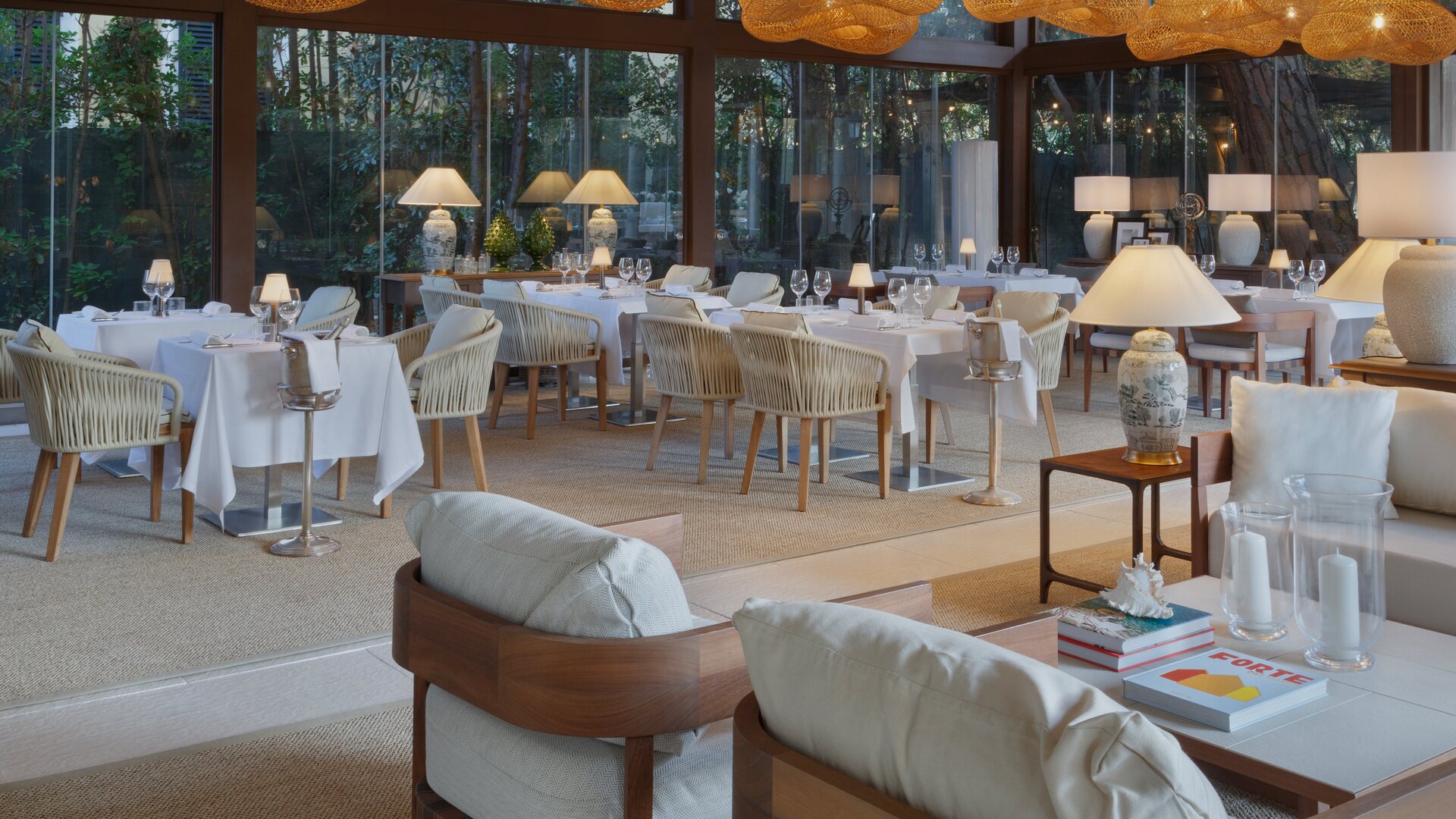 Golden Bar Restaurant Dining Room