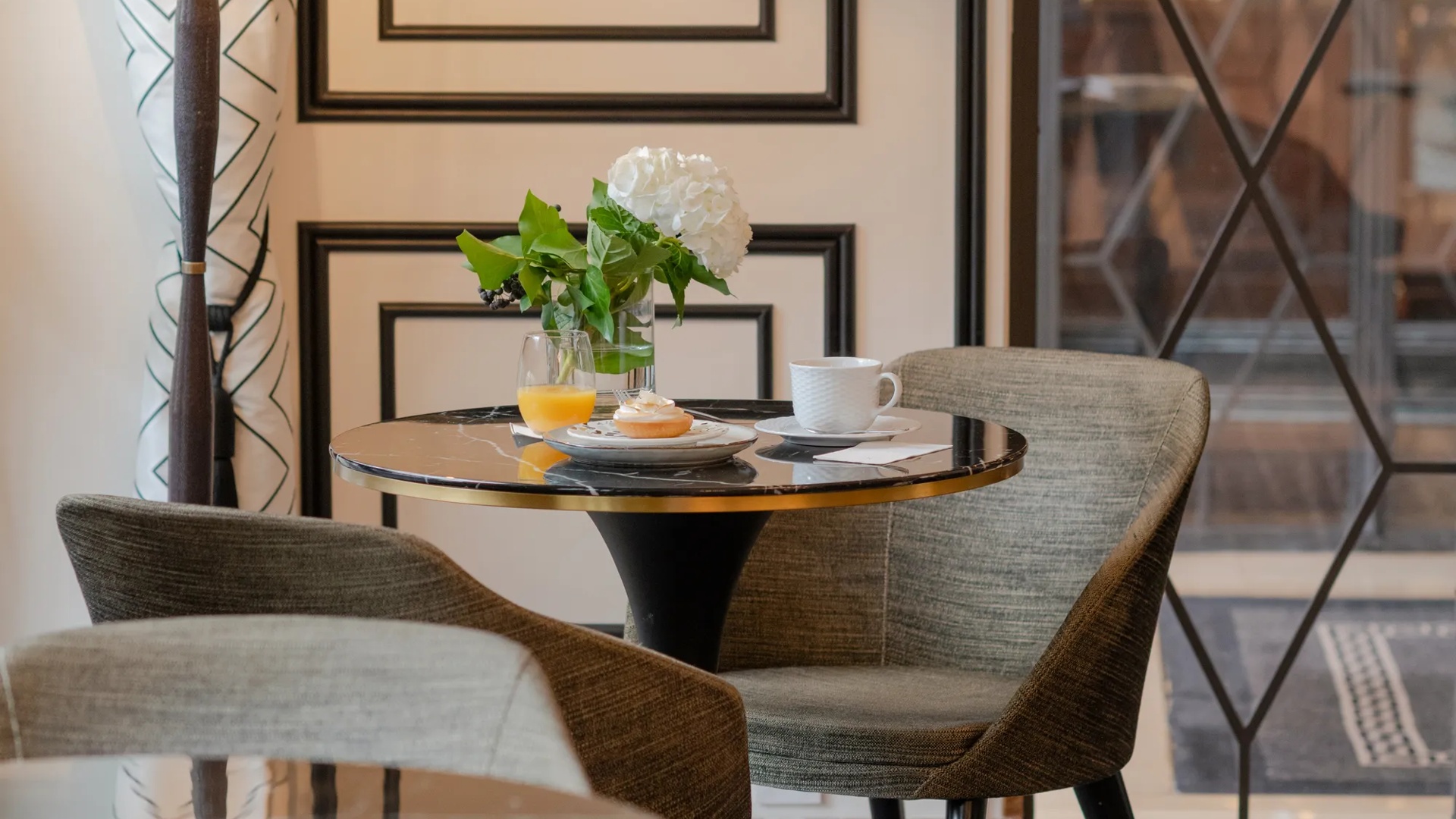 The 1807 Bar Dining Tables