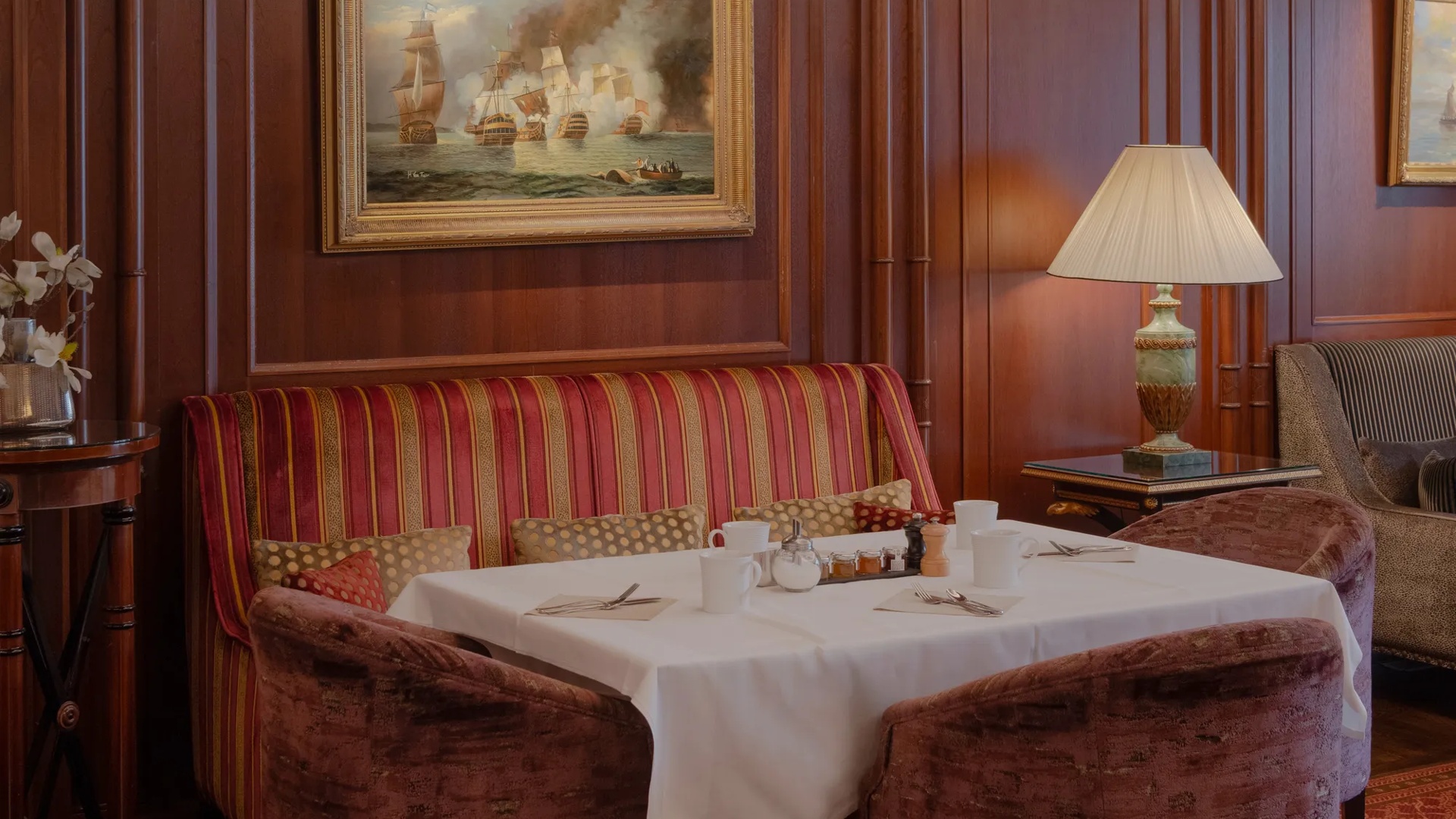Brunch Restaurant Dining Table