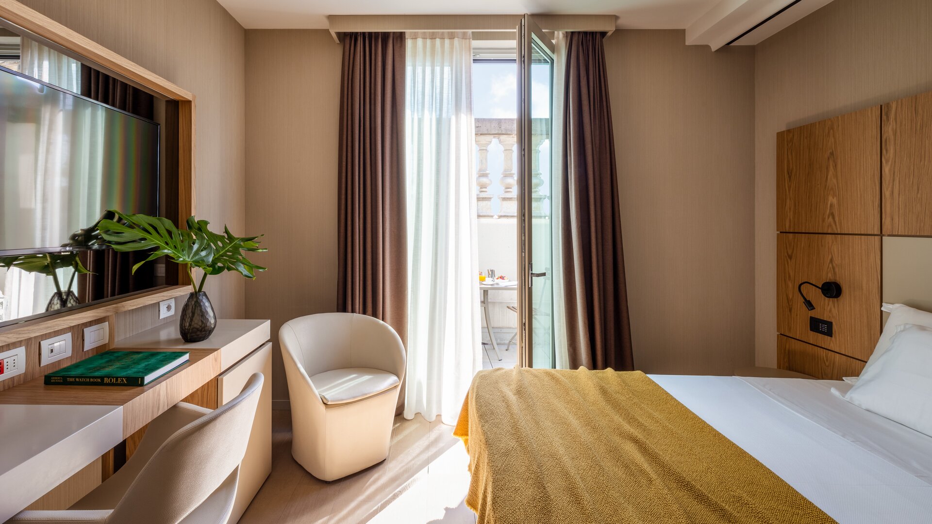 Deluxe Premium Guest Room