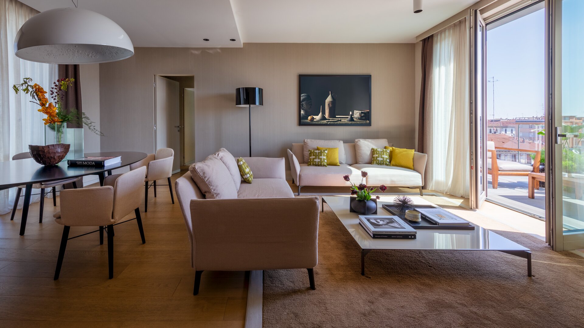 Colombo Suite Livingroom