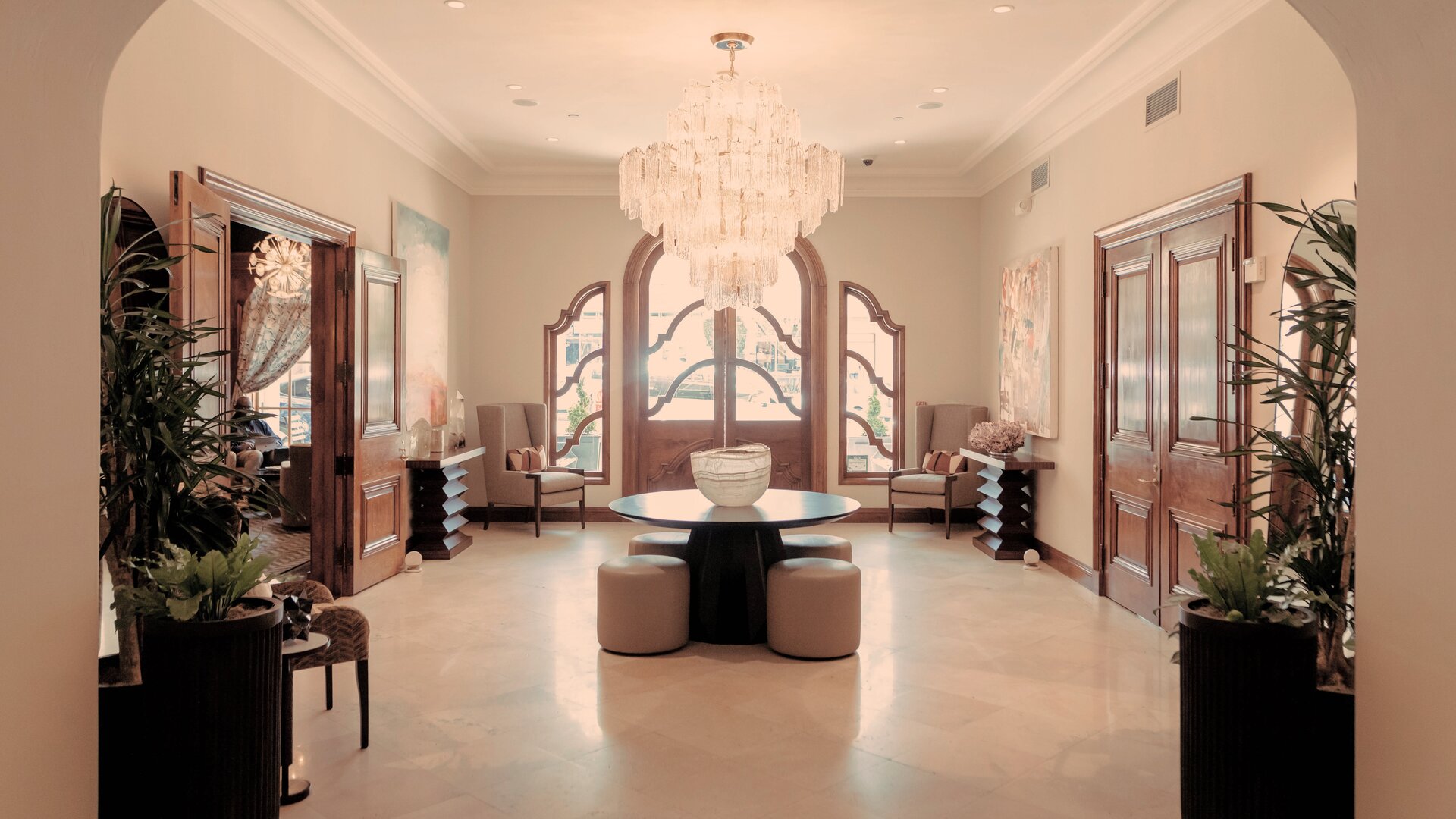 Lobby Entrance & Foyer