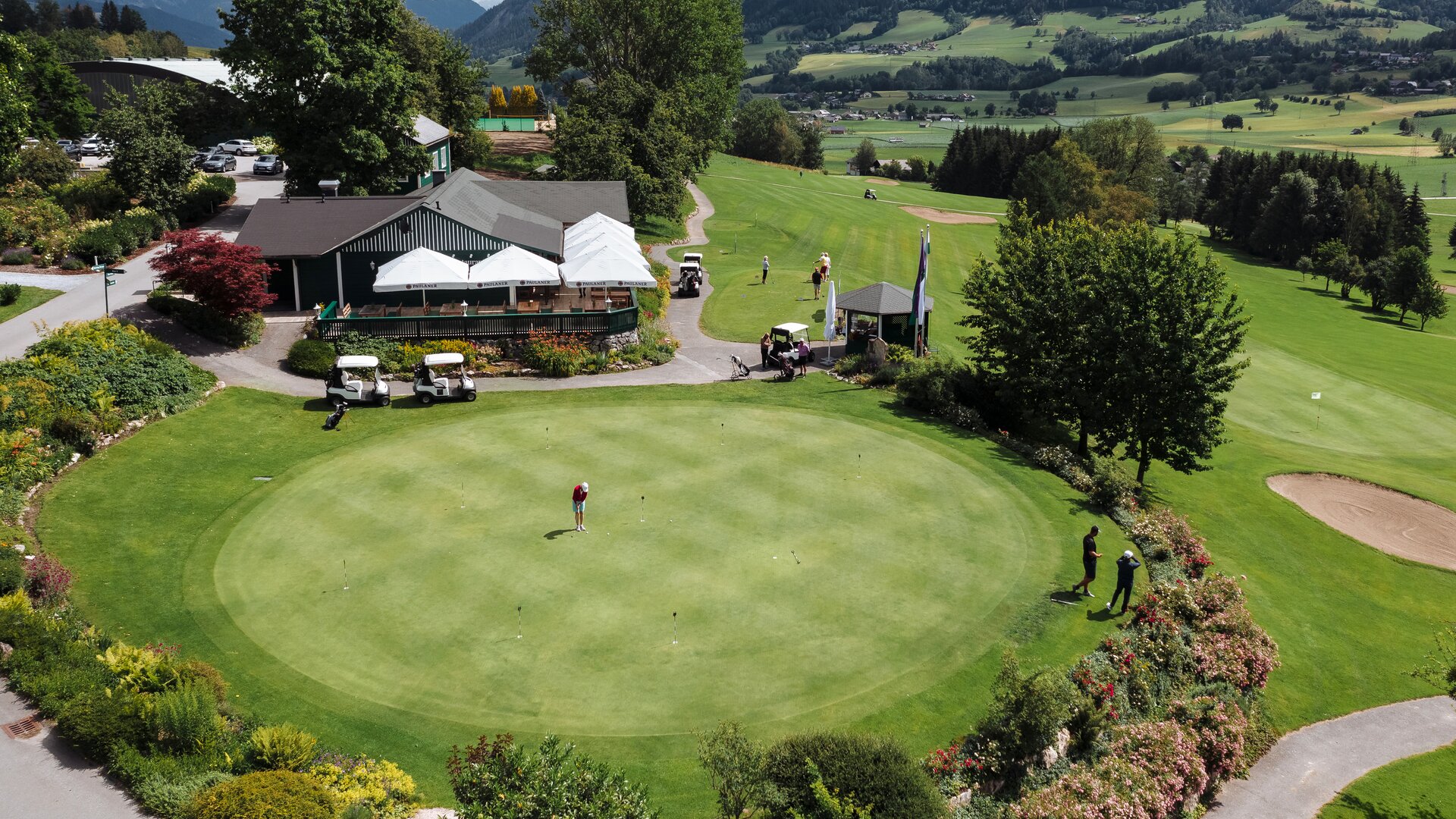 Golf Course and Exterior View of Restaurant 19