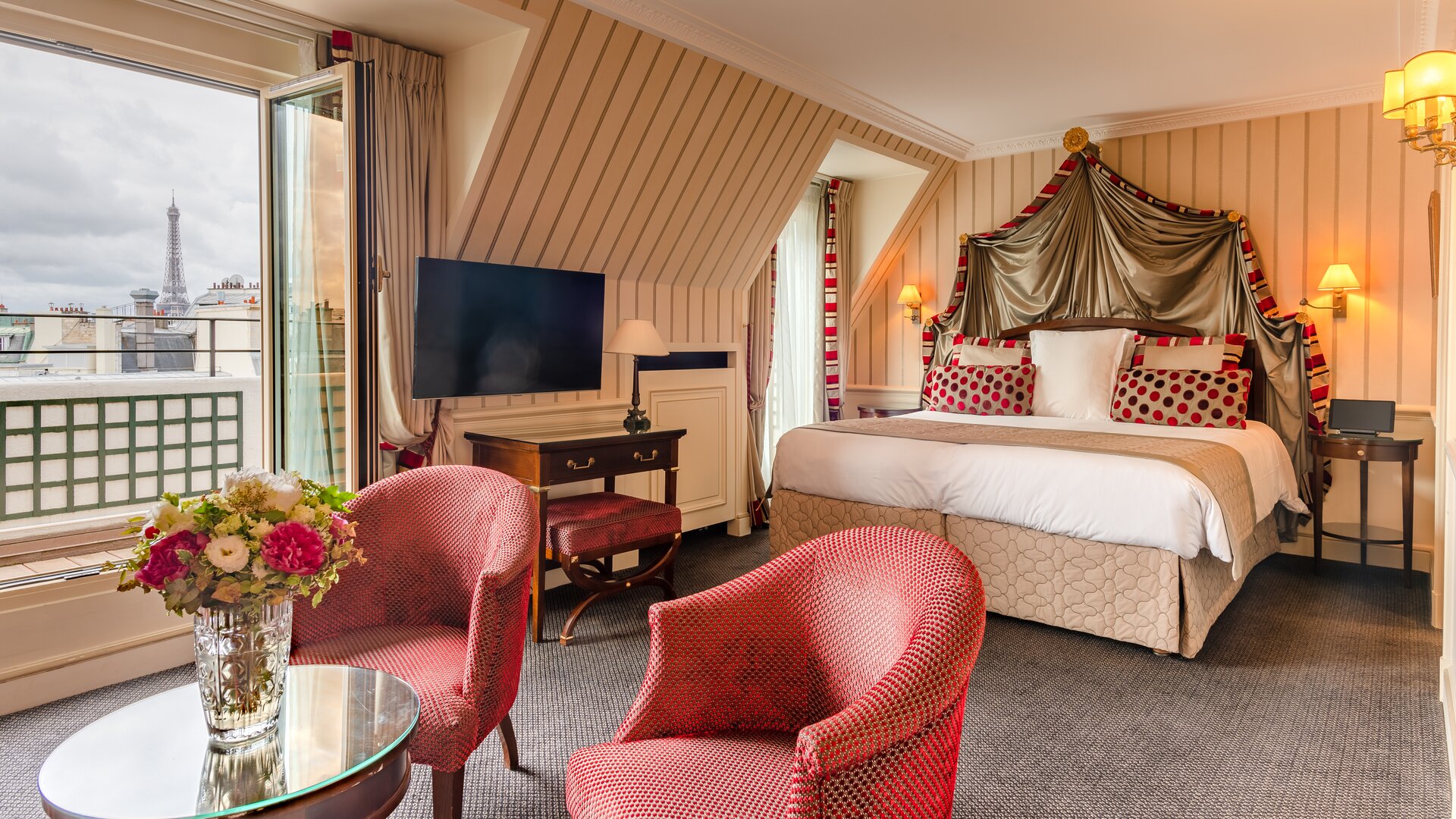Junior Eiffel Suite Overview