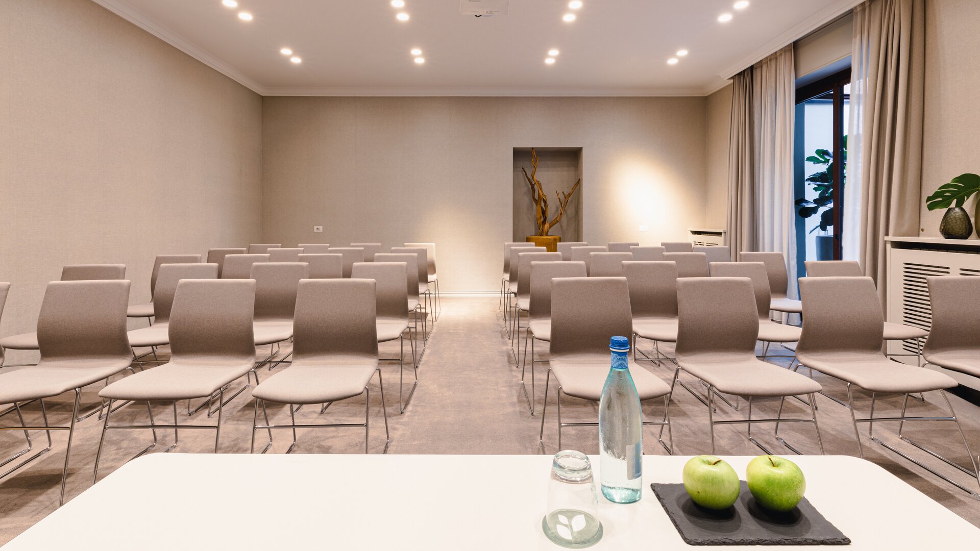 Leonardo Meeting Room Event Space