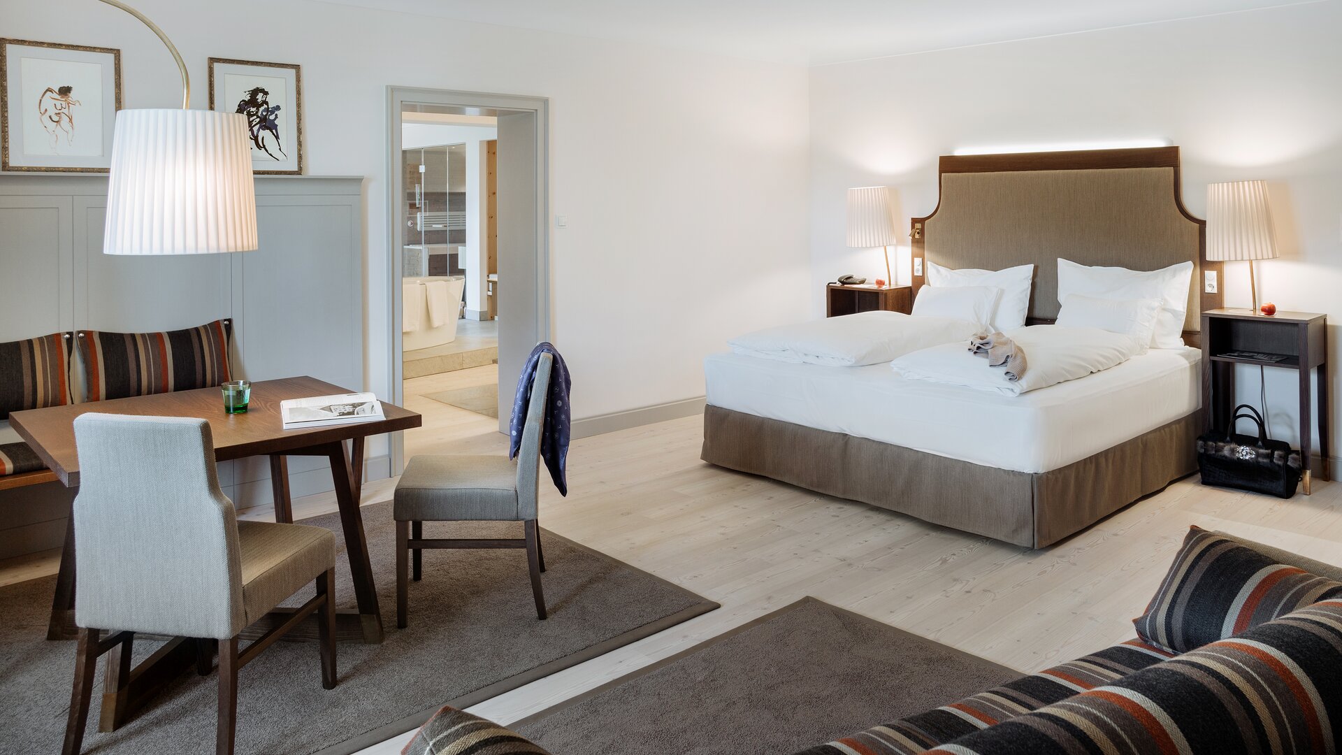 Junior Suite with Balcony Bedroom