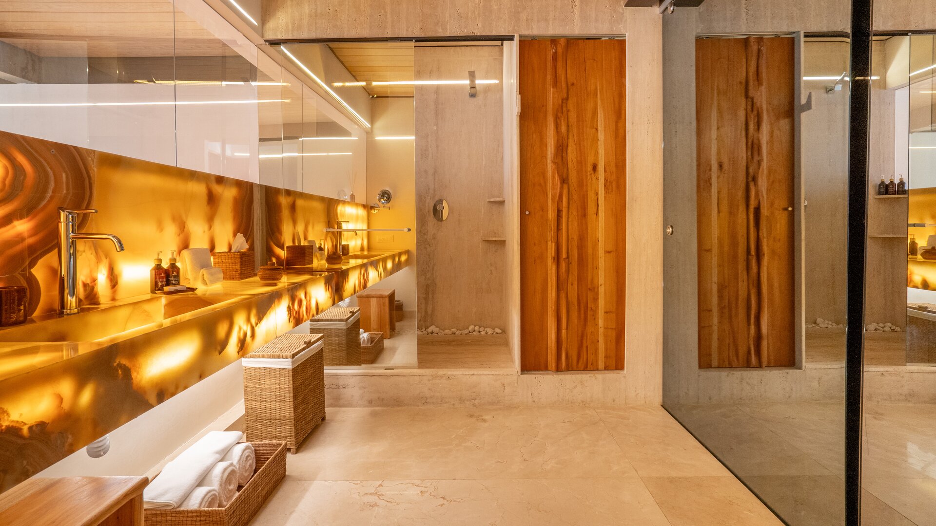 Suite Bathroom