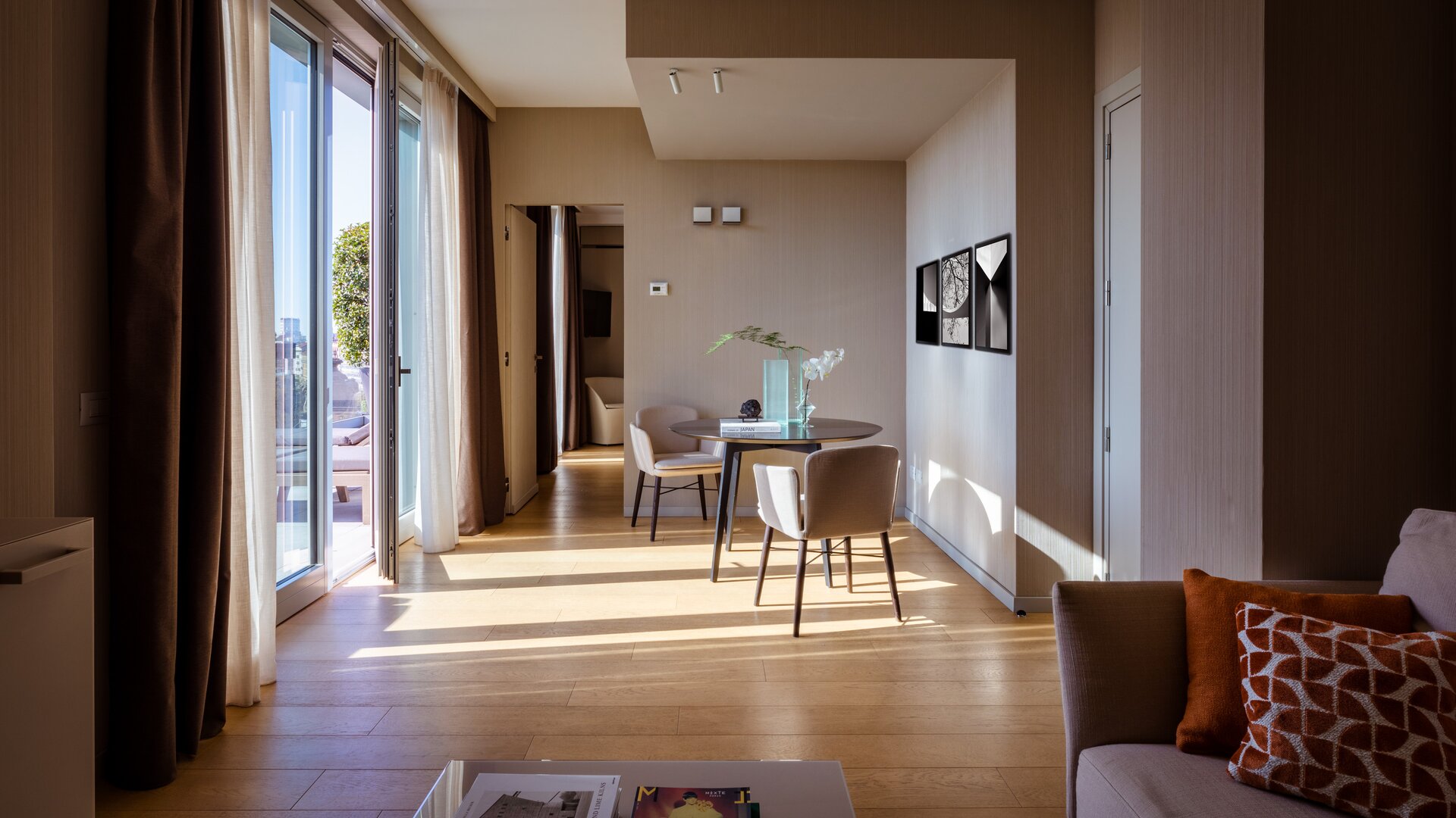 Terrace Suite Dining Area