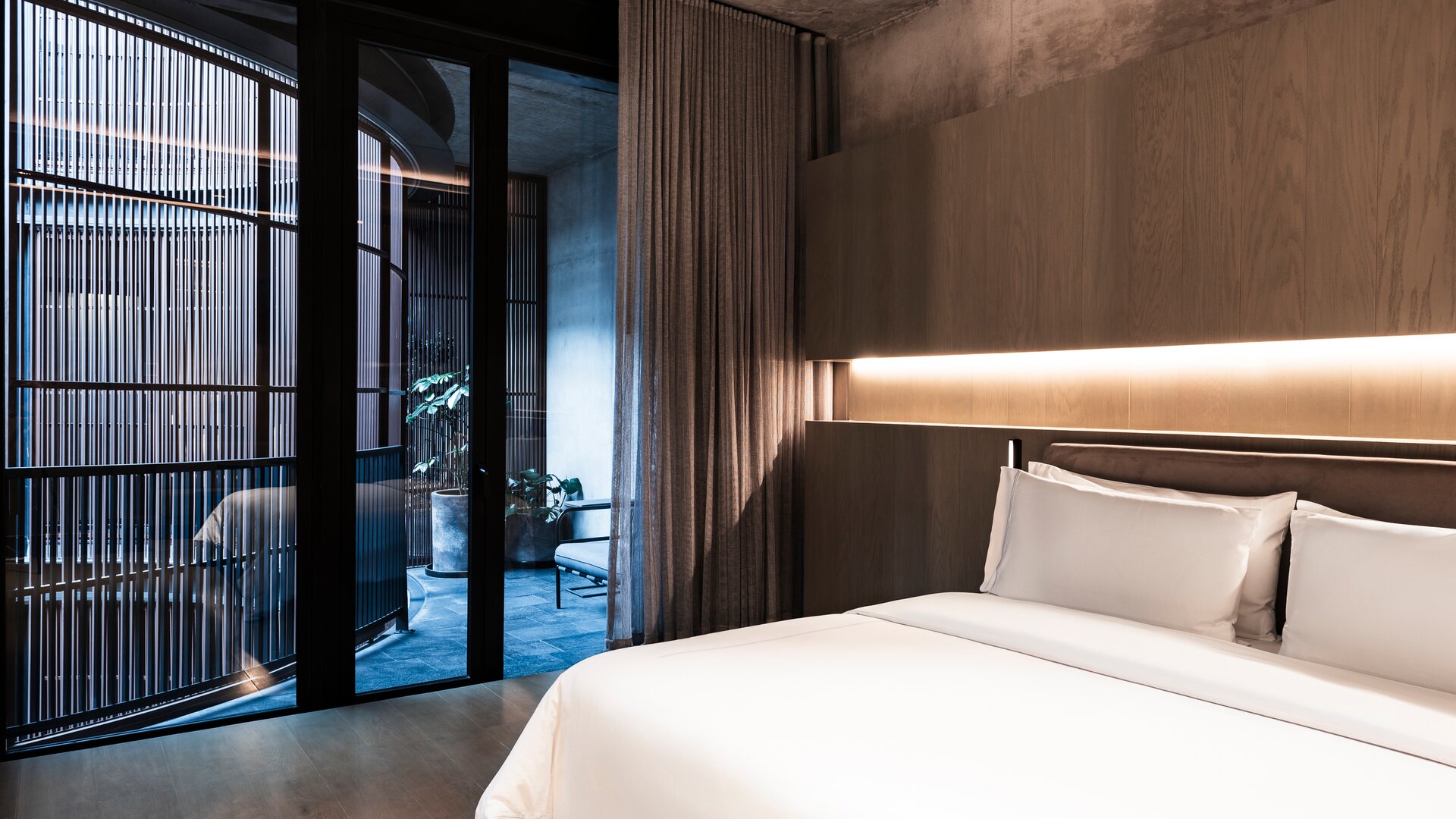 Suite Bedroom