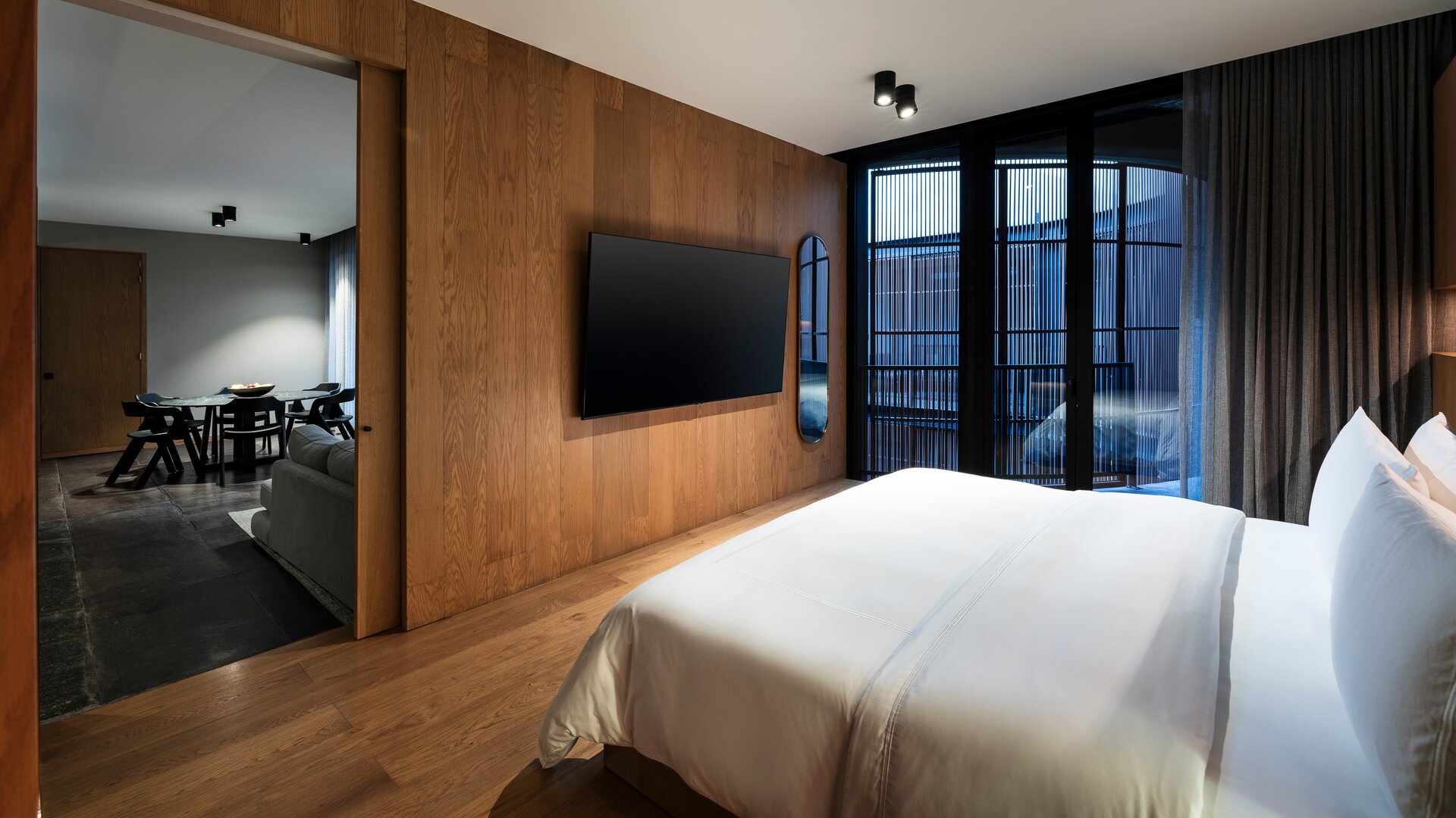 Grand Suite Bedroom