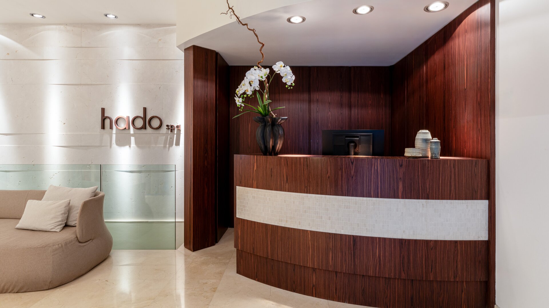 Hado Spa Reception