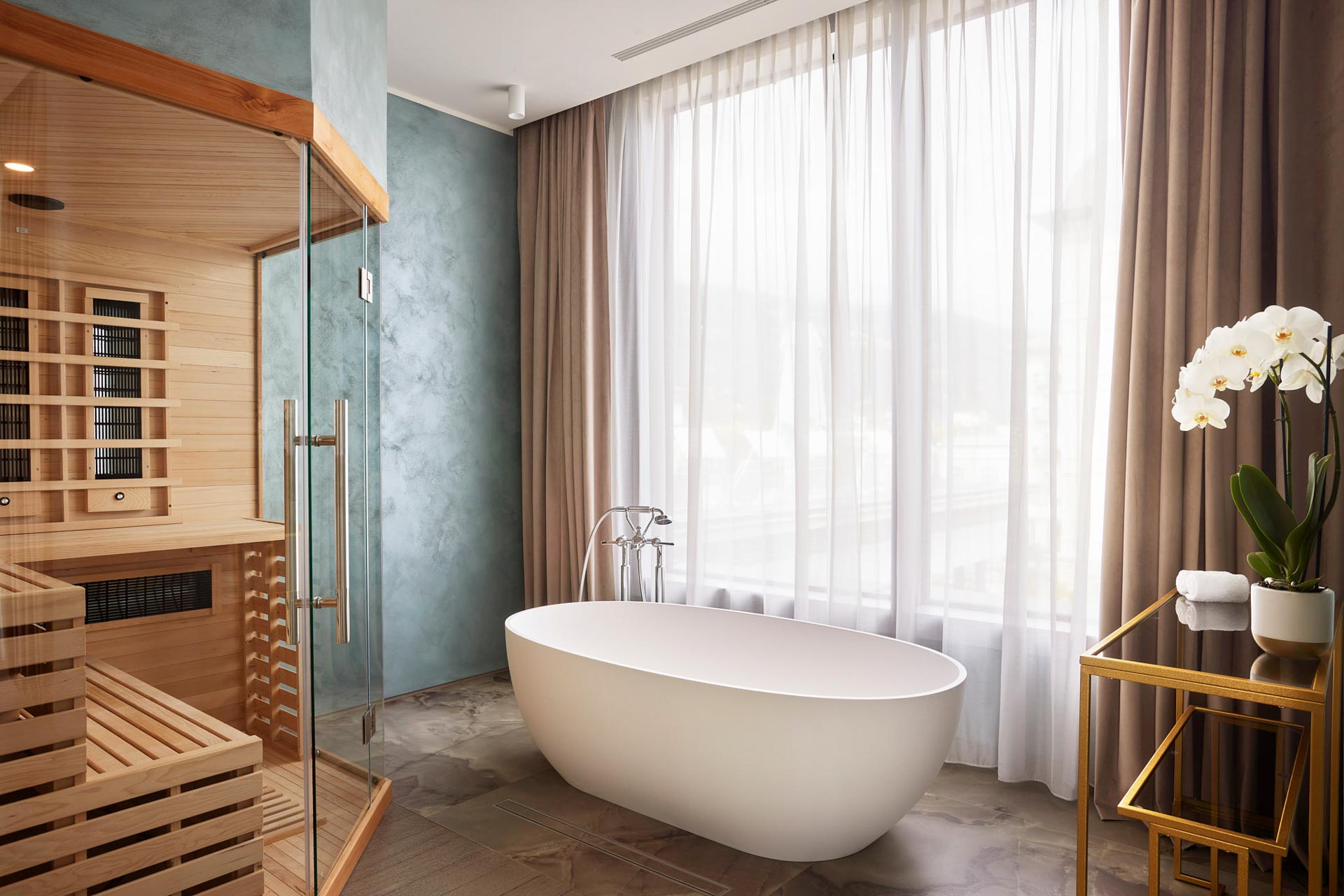 Signature Peacock Suite Bath