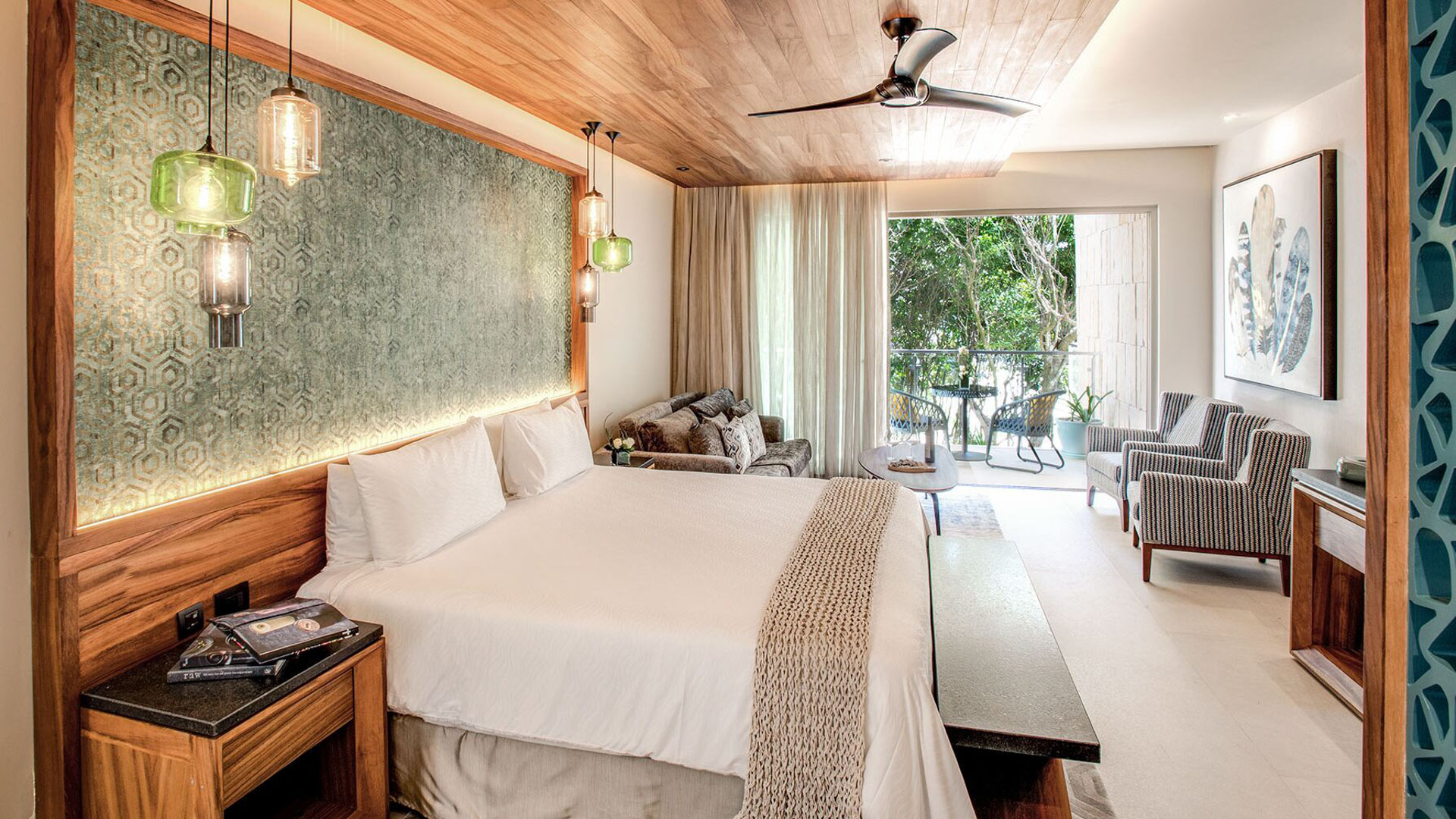 King Suite with Beach View and Access