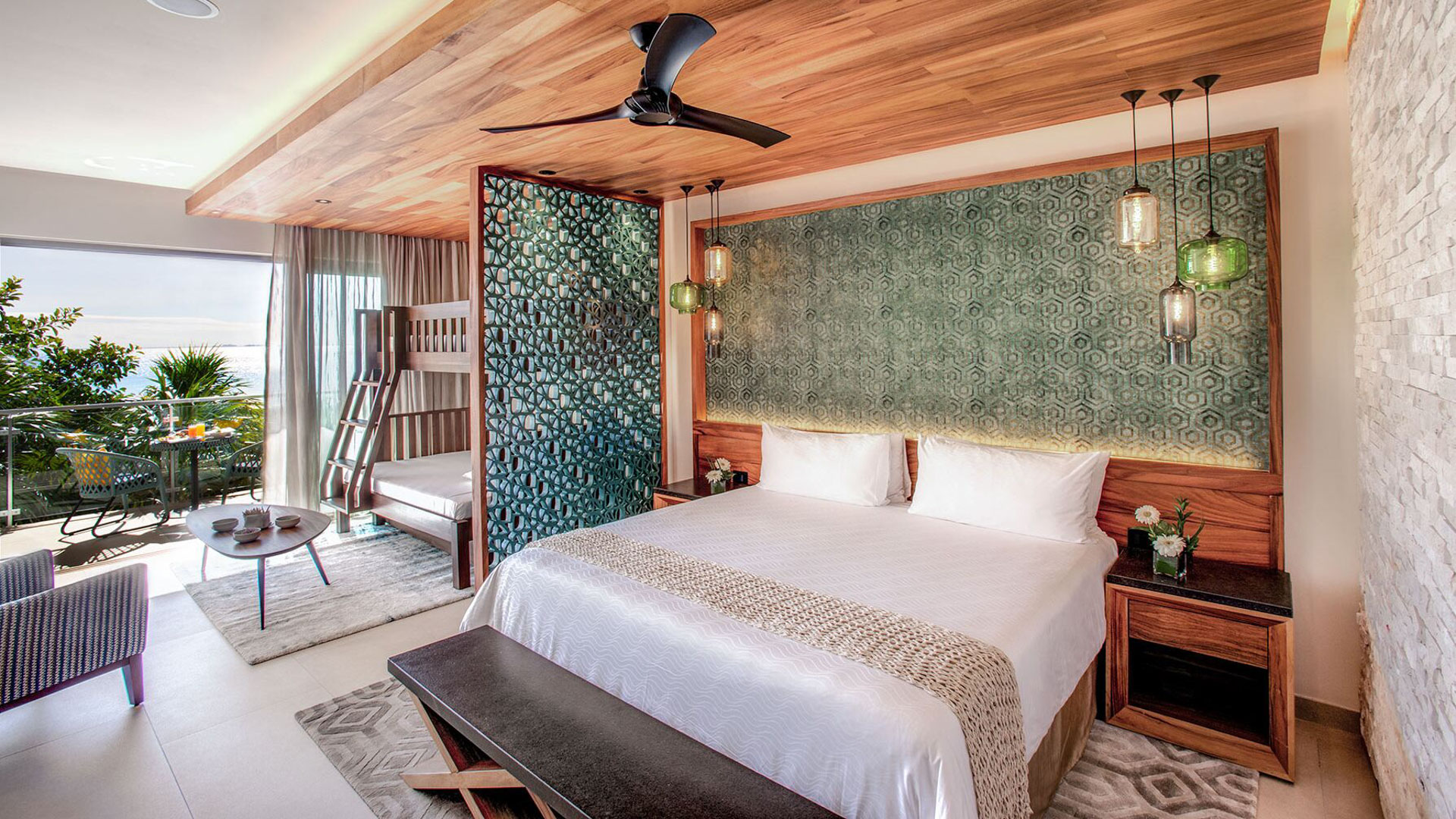 Family King Suite Ocean View Overview