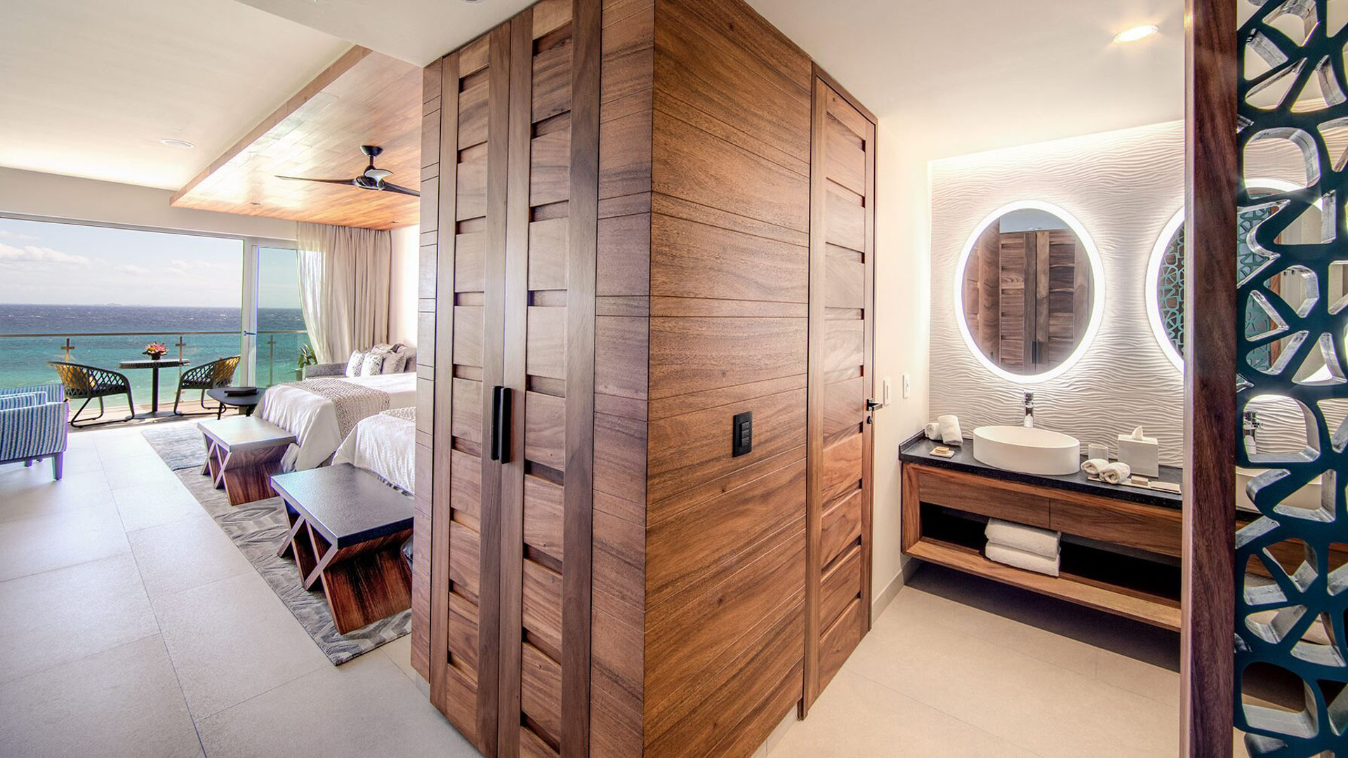 Double Queen Suite Ocean View