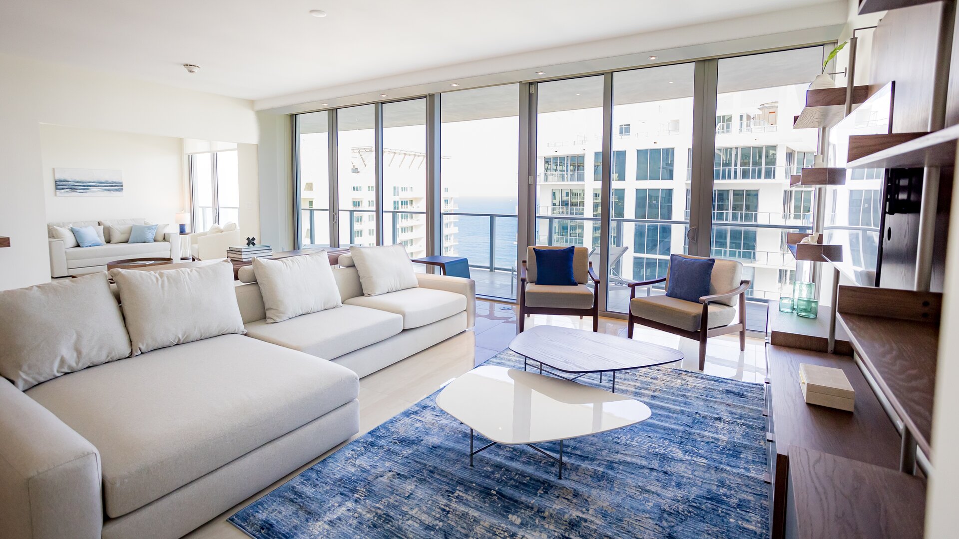 Amrit Penthouse Residence Livingroom