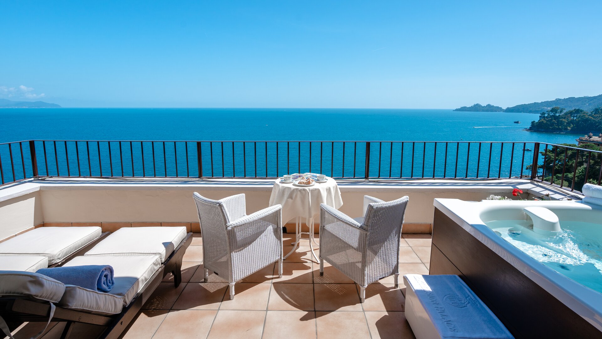 Relax Suite Terrace with Jacuzzi