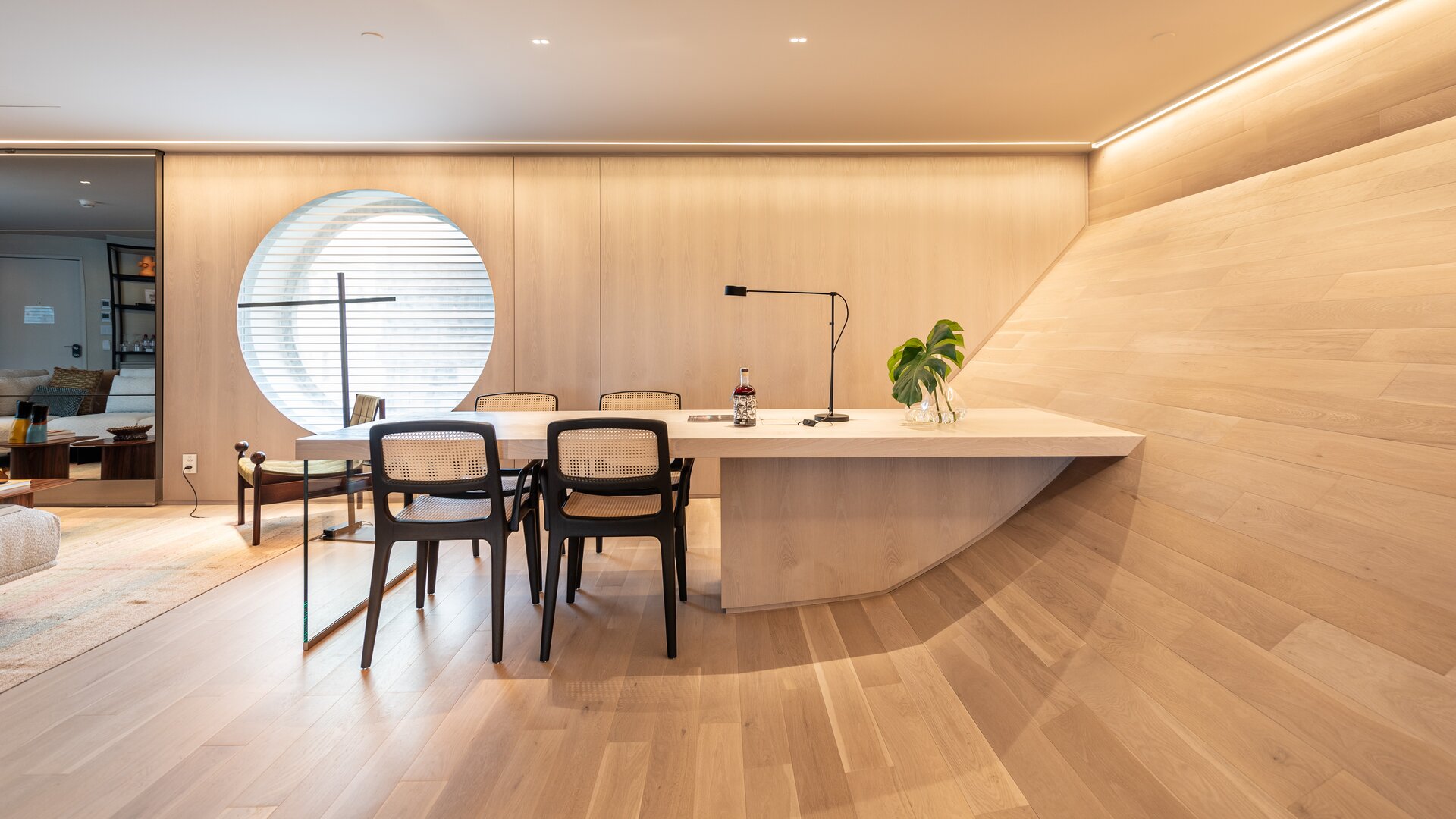 Champs Elysees Suite Desk or Office Area