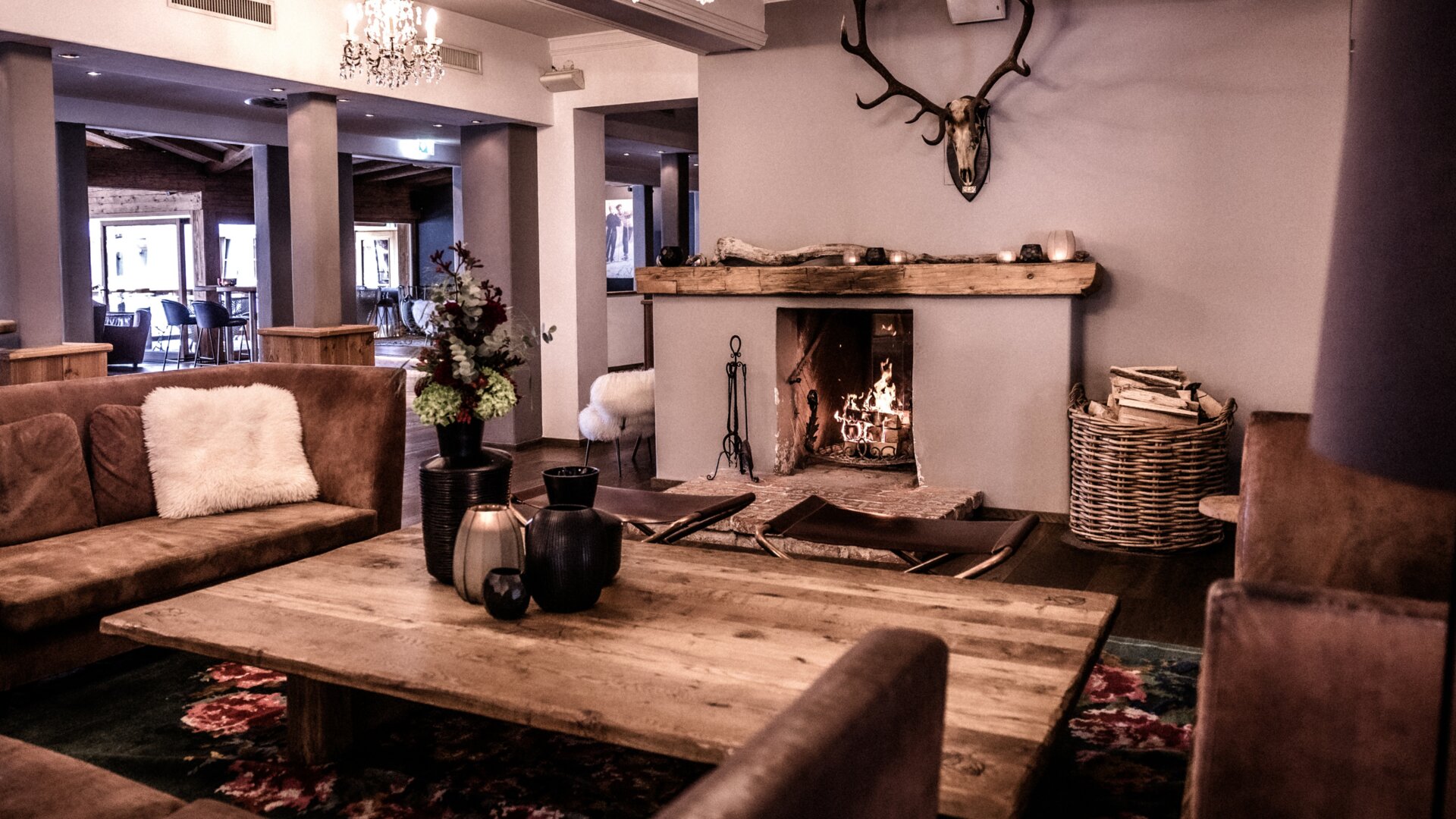 Kitz Lounge Fireplace