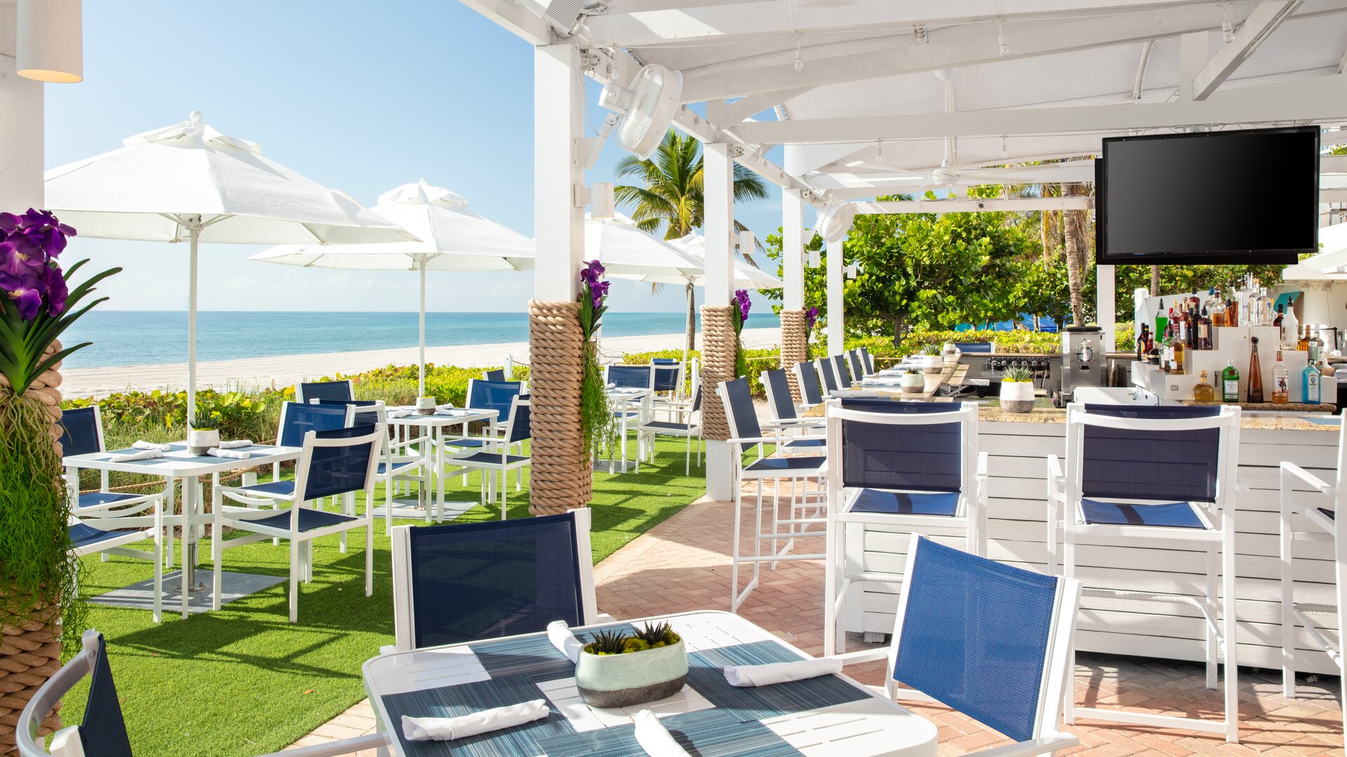 Gili's Beach Club Restaurant