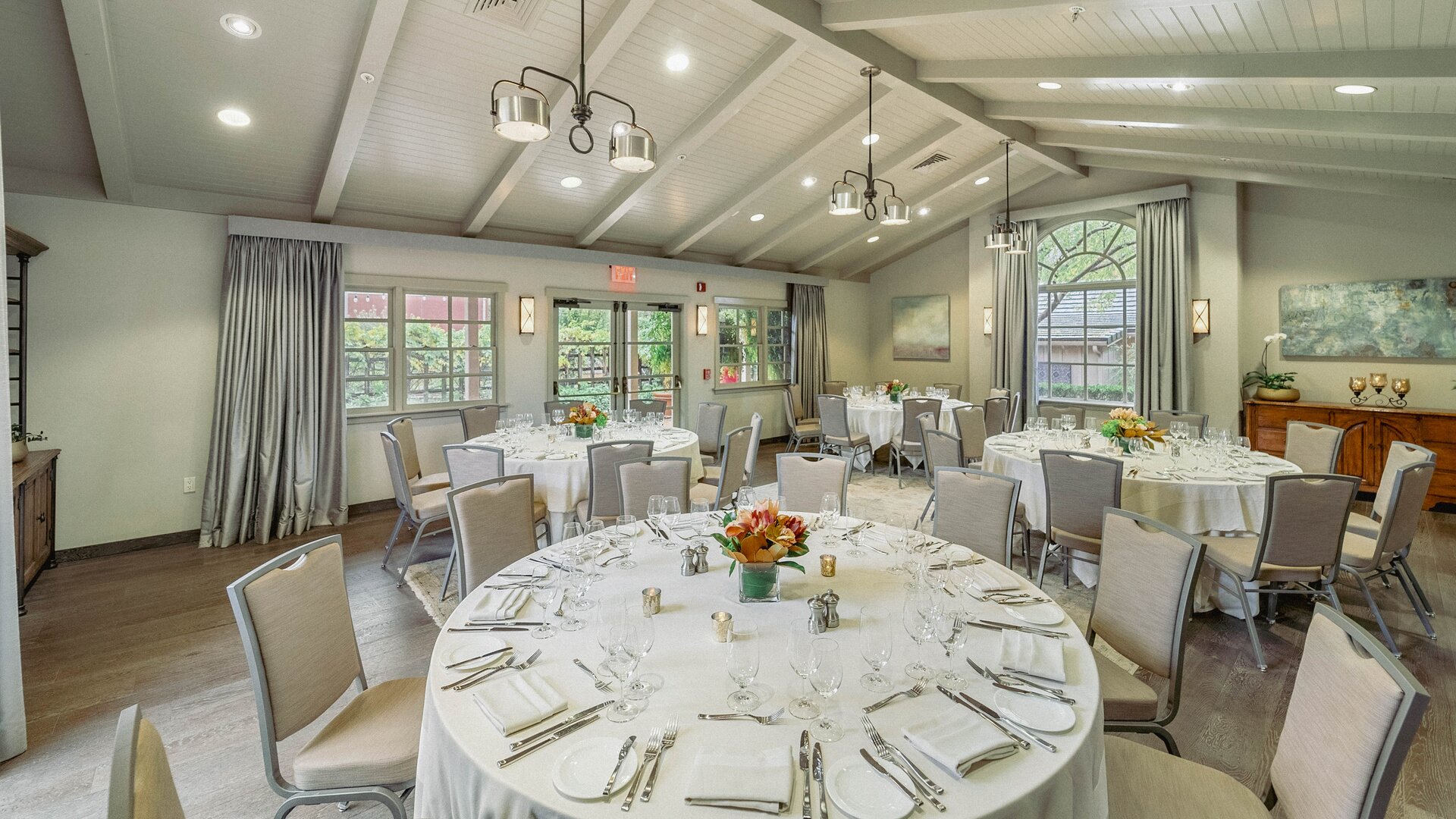 Harvest Room Event Space Round Table Setting