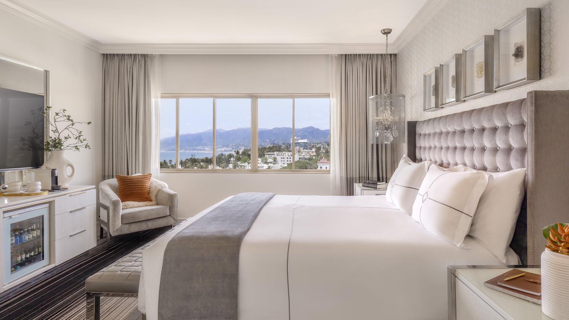 Premier Guest Room with City, Ocean and Mountain View