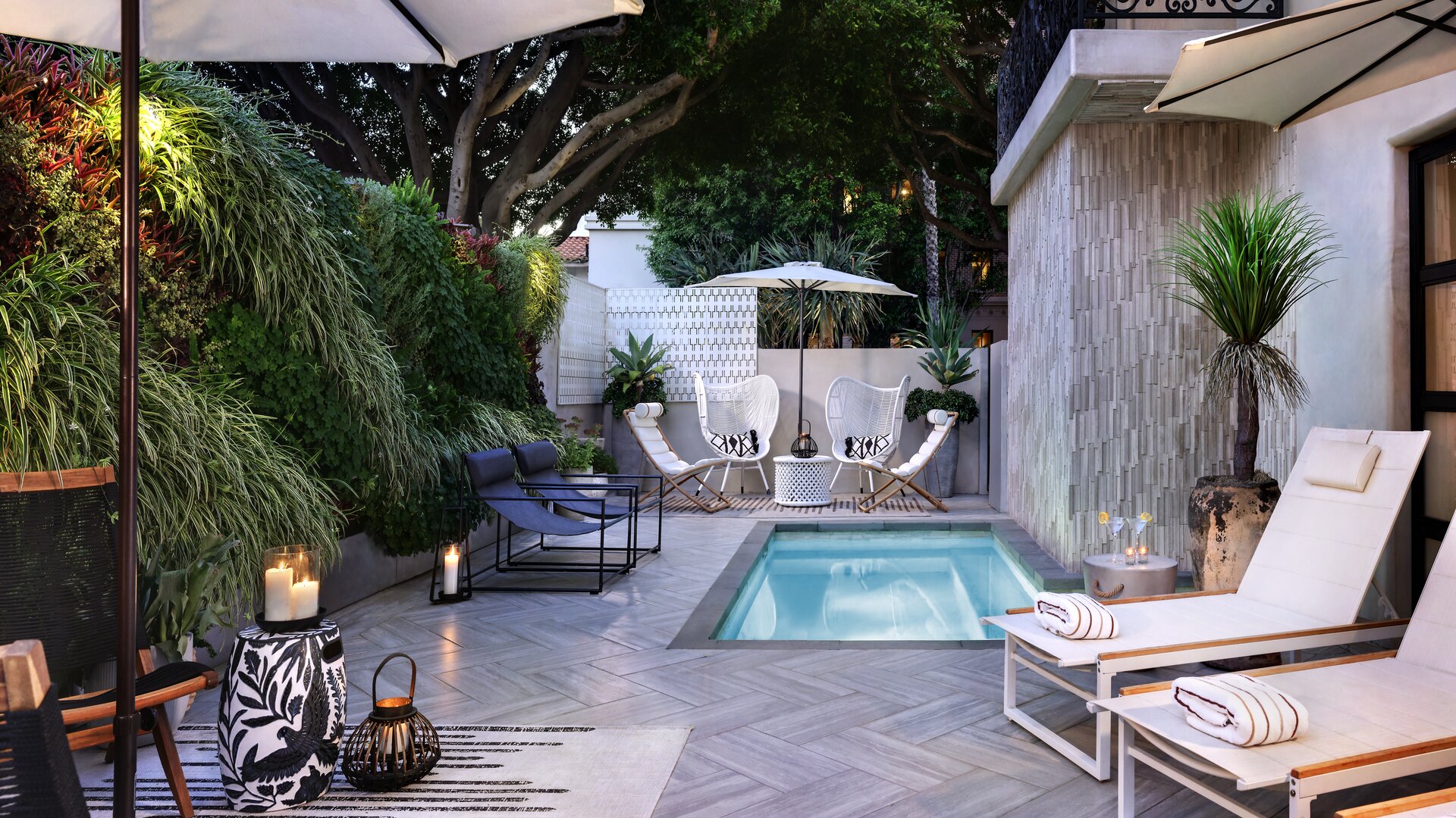 Spa Outdoor Relaxation Lounge with Pool