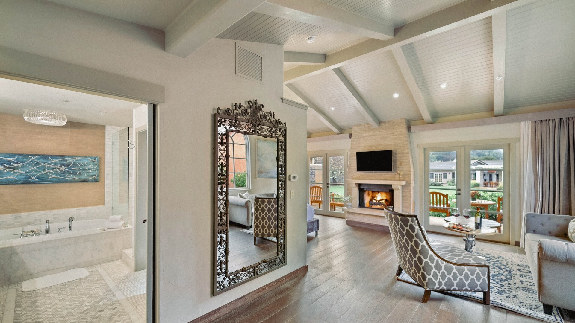 Luxury Santa Lucia Guestroom