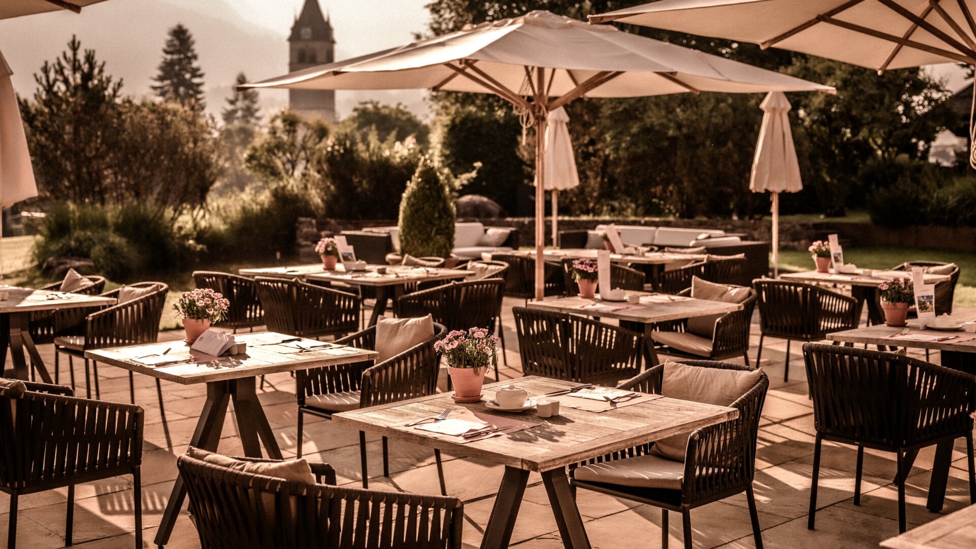 Weißer Hirsch Restaurant Terrace Seating