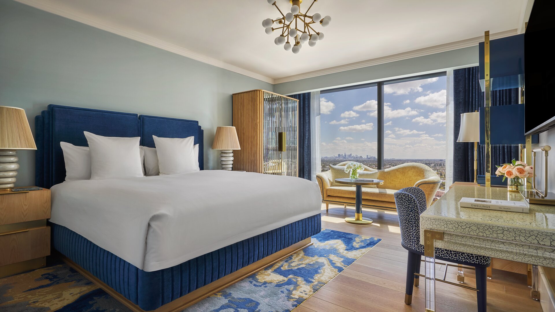 Deluxe Skyline King Guestroom