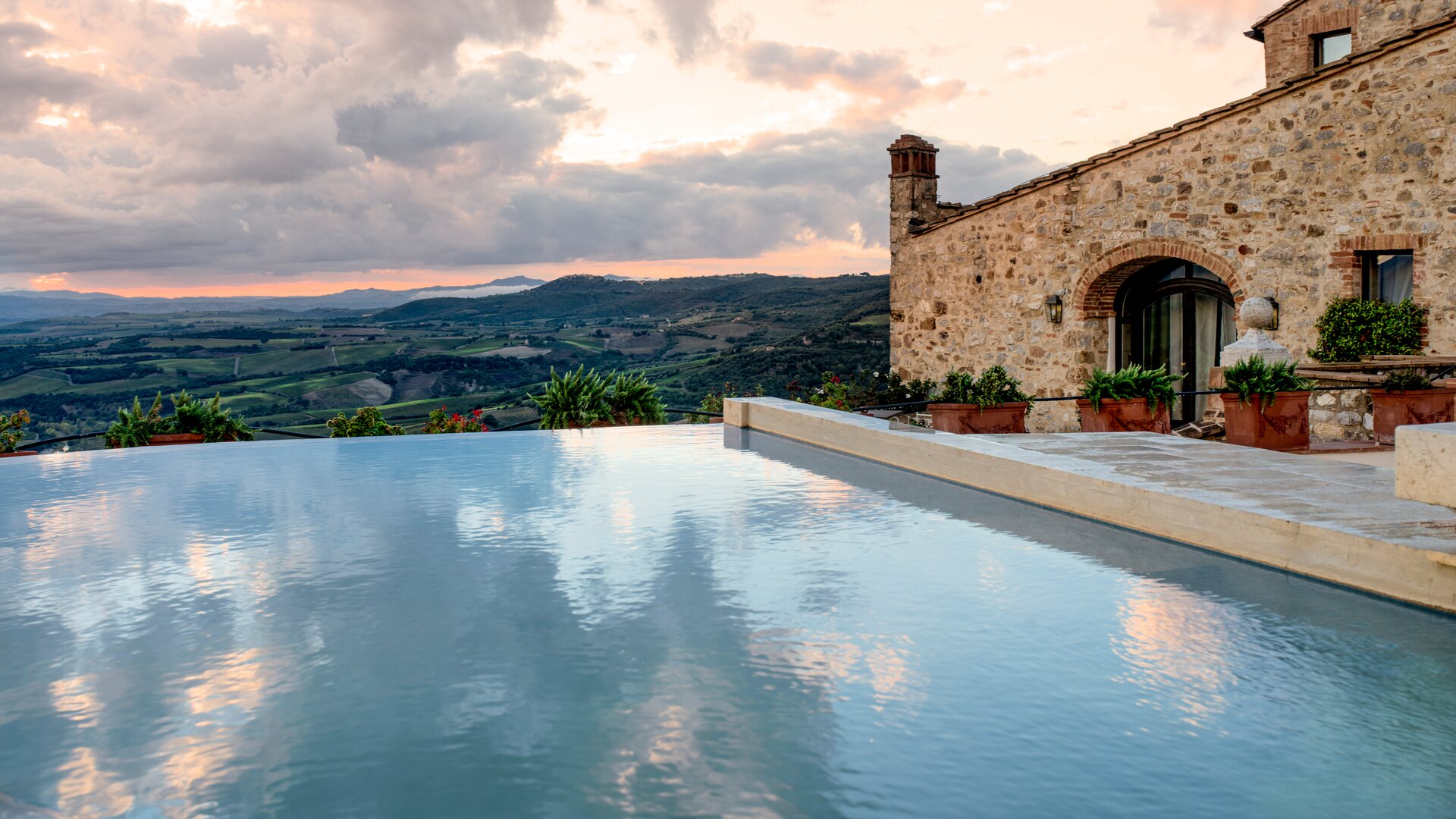 Thermal Pool Infinity Edge