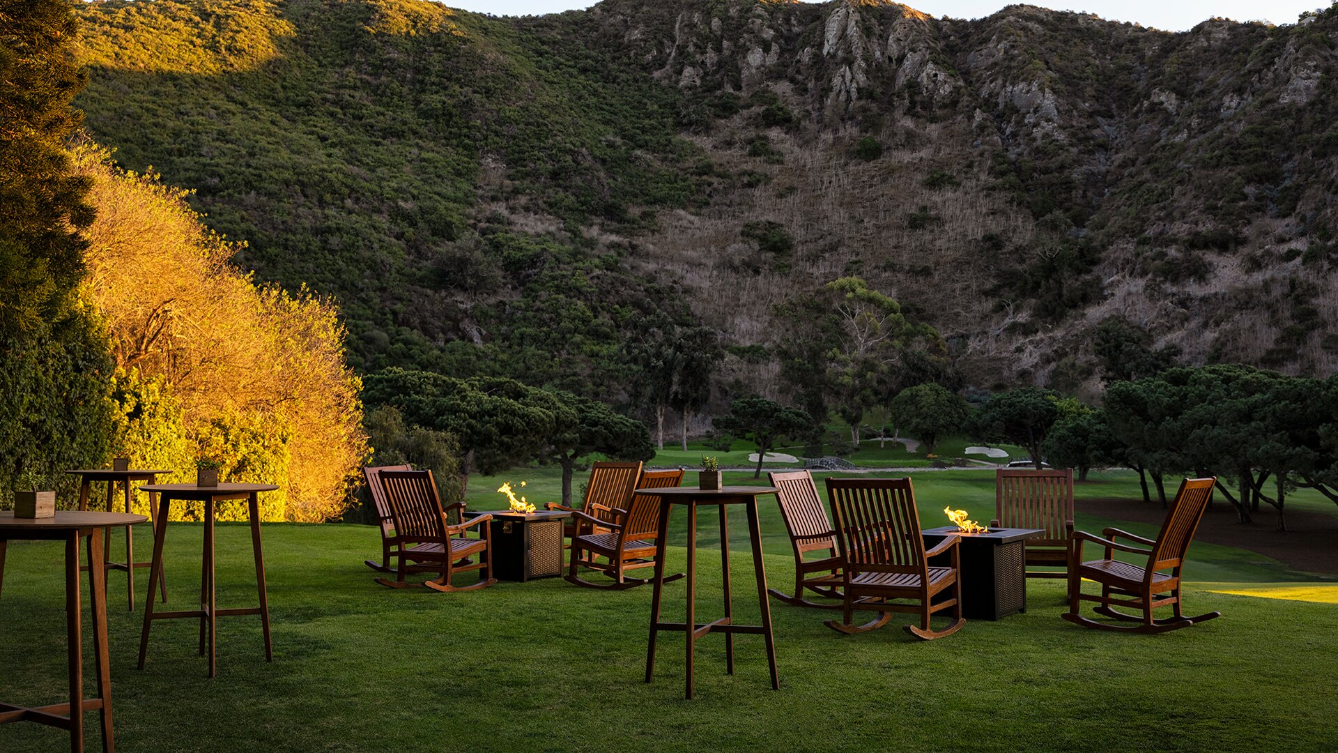 Harvest Lawn Lounge with Firepits