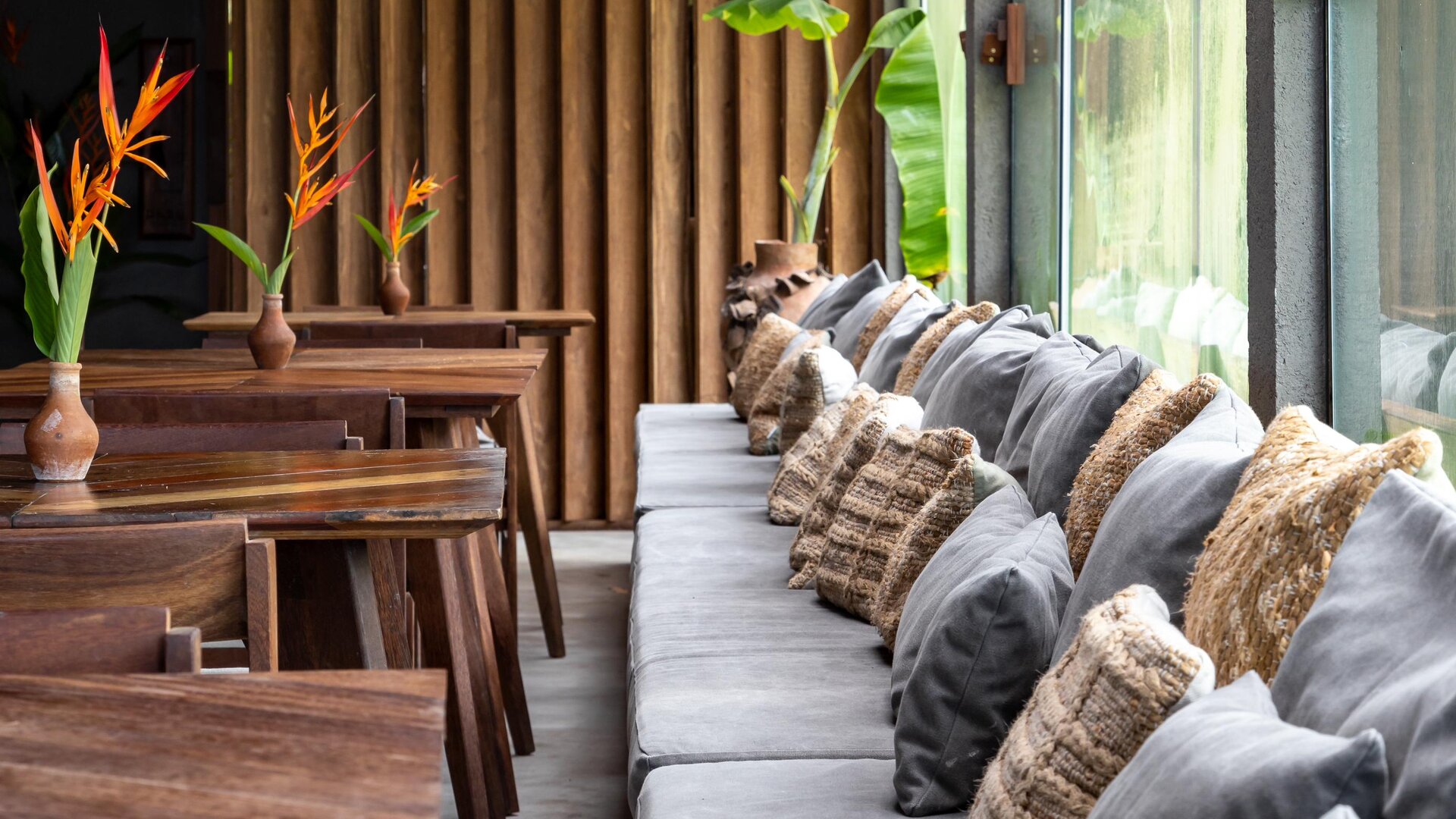 Paru Bistro Bench Seating