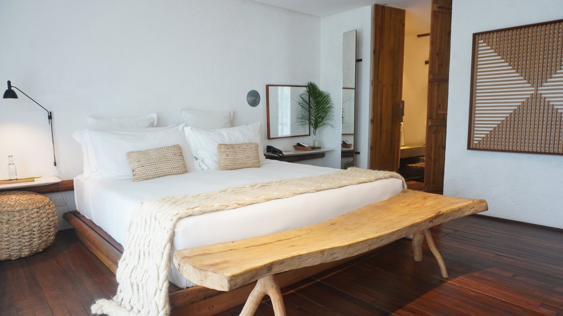 Mero Suite Bedroom
