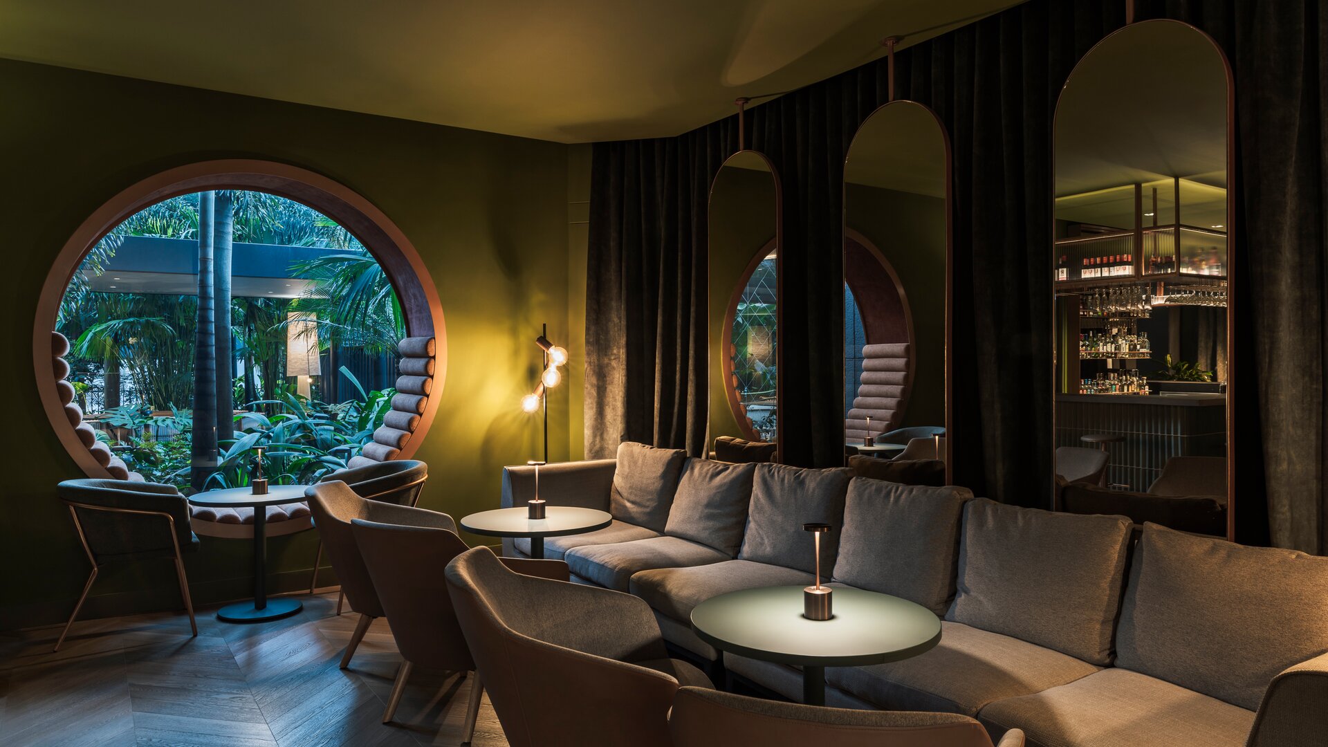 Etcetera Restaurant Banquette Seating