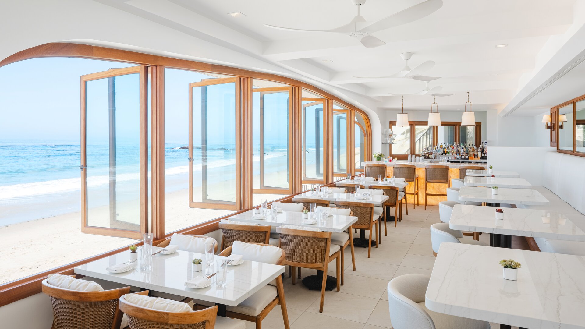 Splashes Restaurant Overview