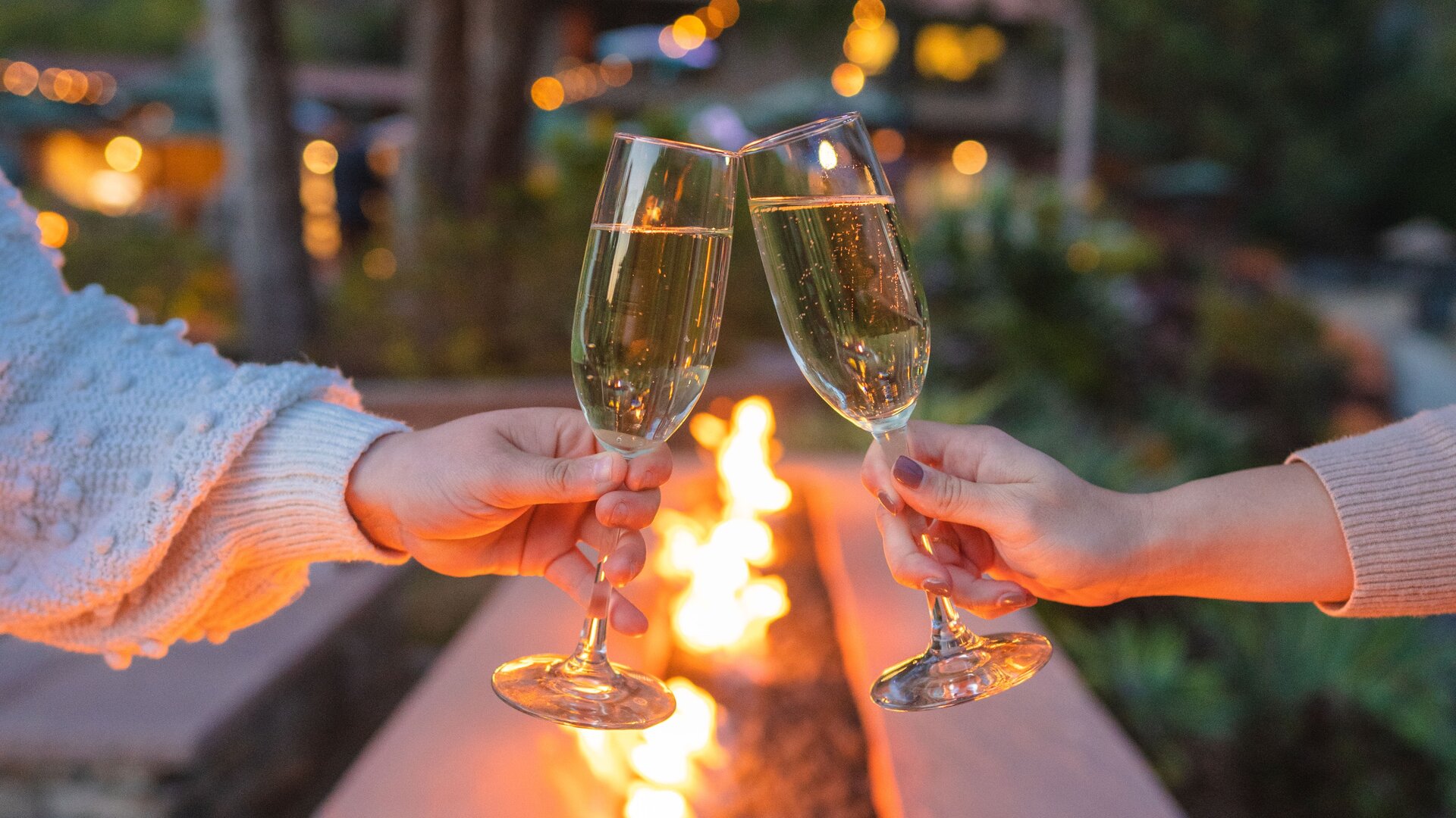 The Porch Restaurant Drinks Over Firepit